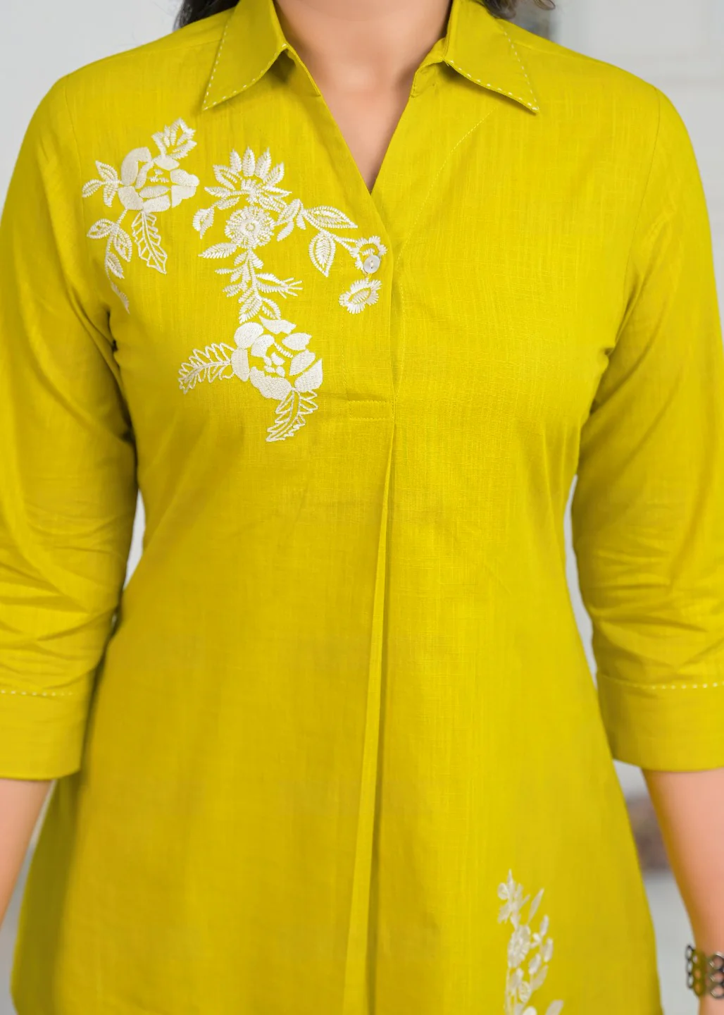 Ridhika Wattle Embroidered Co-ord Set - Image 4