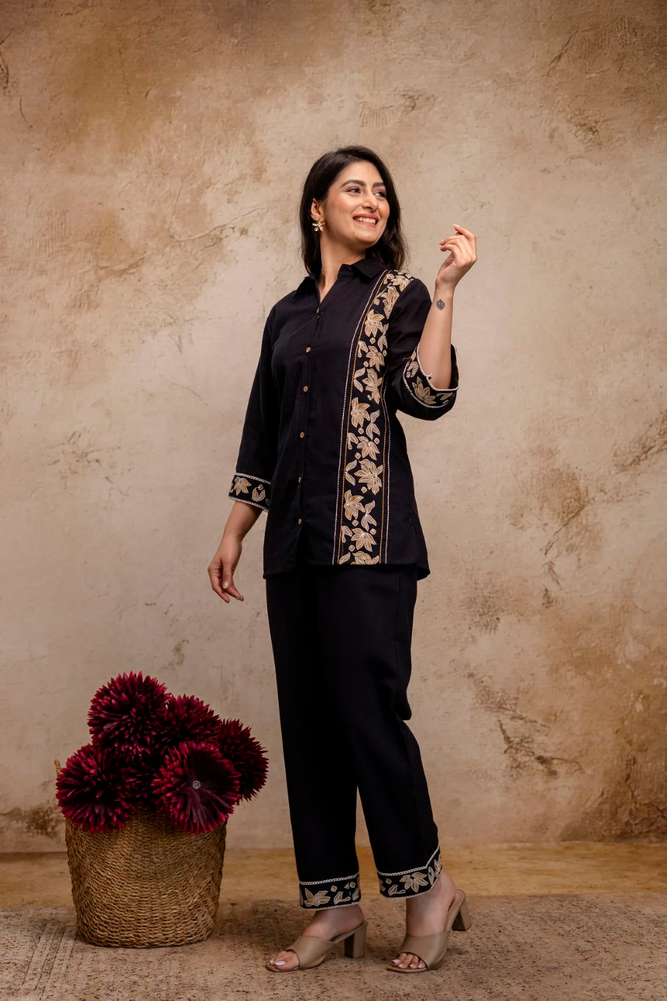 Viyona Jet Embroidered Co-ord Set - Image 7