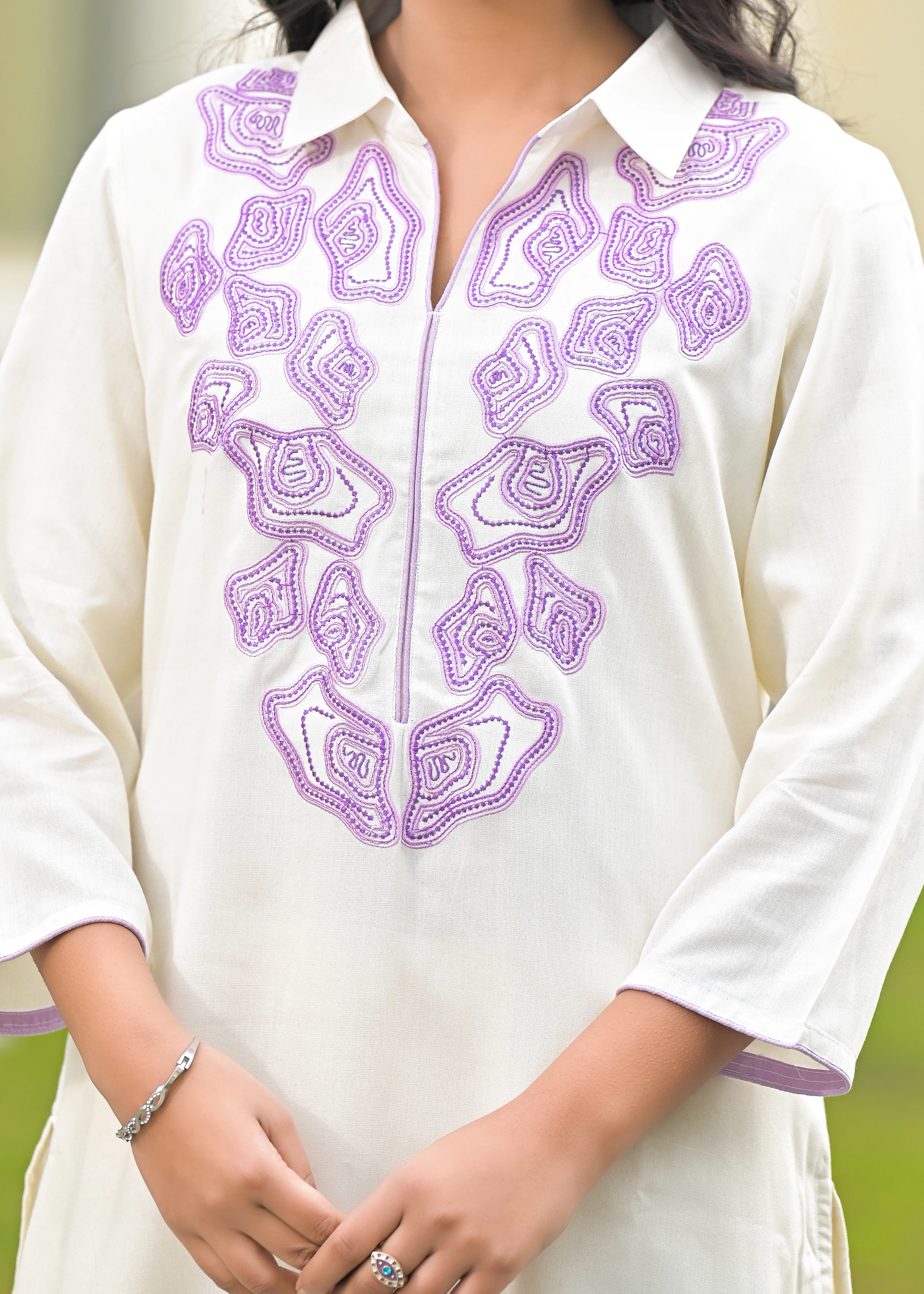 Bela Lavender Embroidered Kurta Pant Set - Image 2