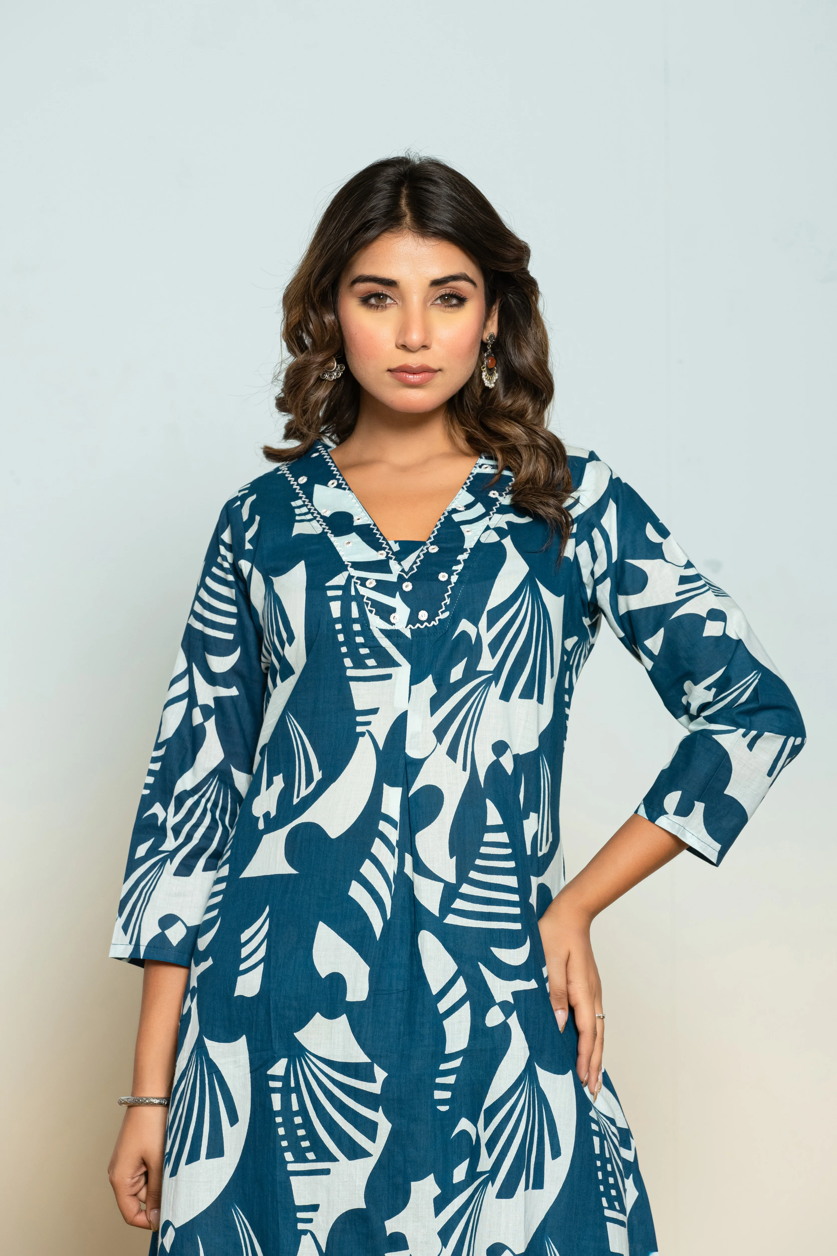 SASHA AZURE PRINTED KURTA PANT SET - Image 2