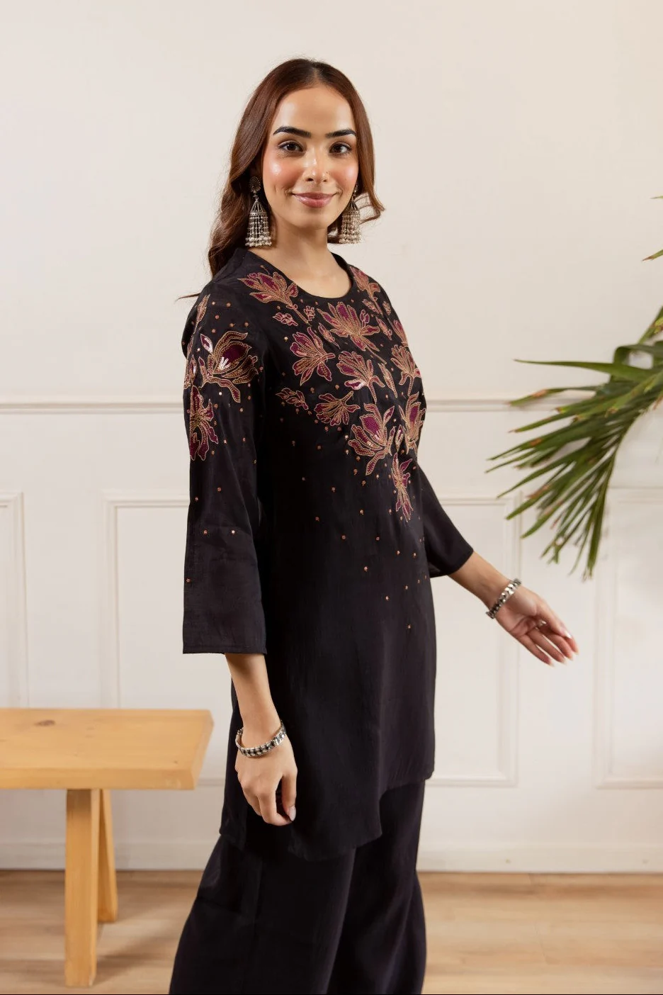 Kamli raven embroidery co-ord set - Image 3