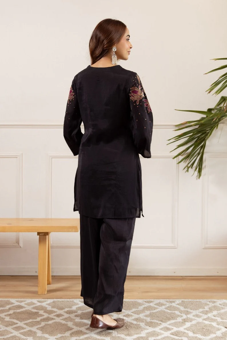 Kamli raven embroidery co-ord set - Image 4