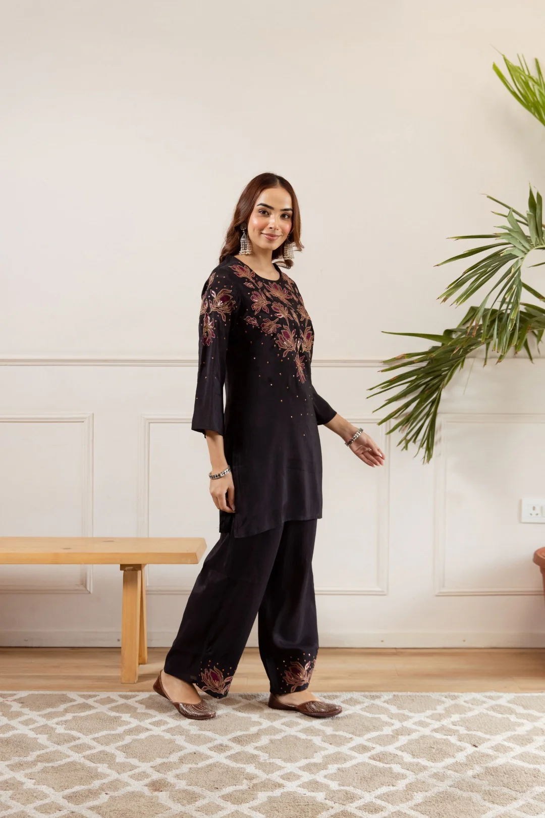 Kamli raven embroidery co-ord set - Image 7