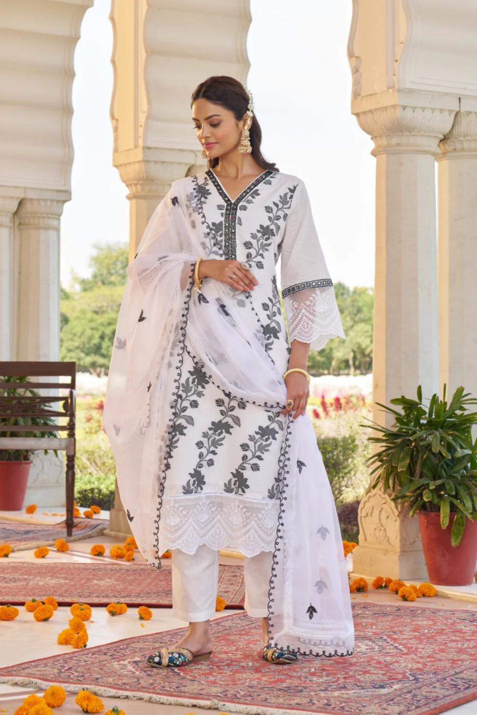 Grithav Pearl Embroidered Lawn Suit Set - Image 5