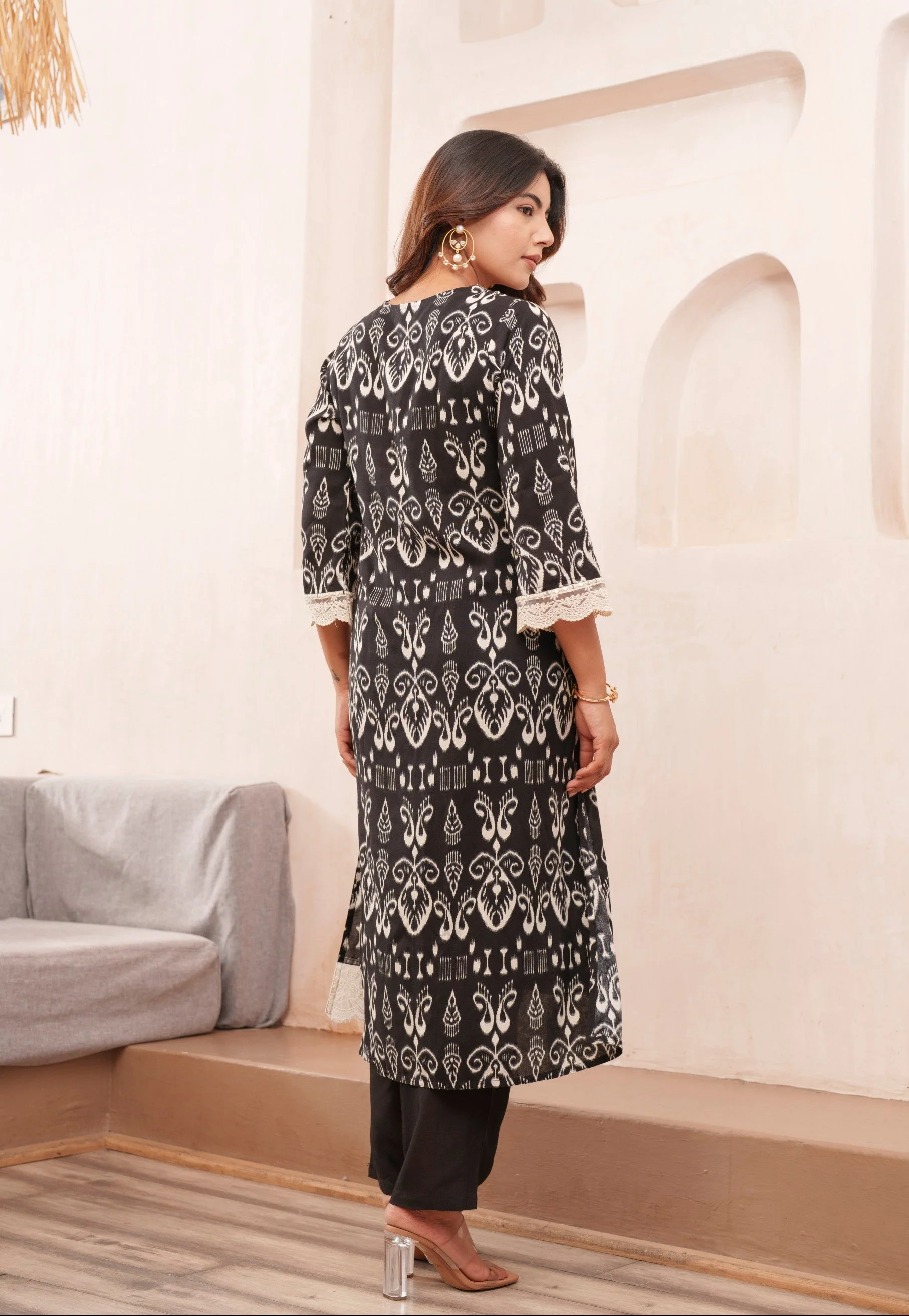Tashvika Onyx Printed Kurta Pant Set - Image 10