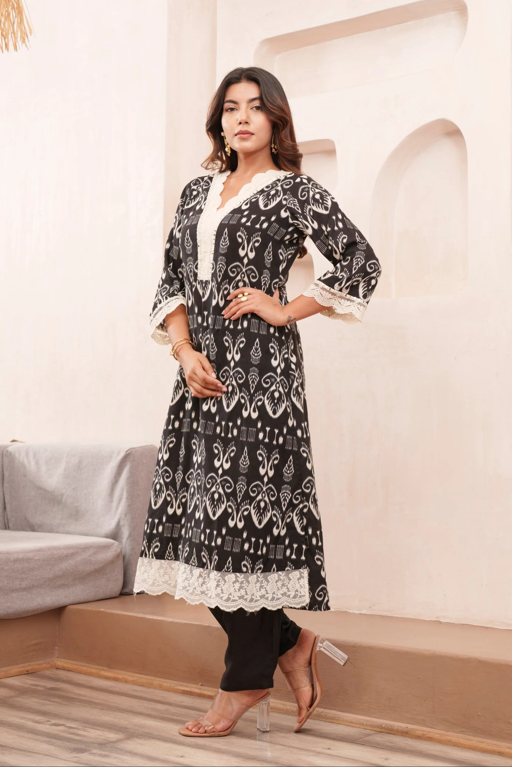 Tashvika Onyx Printed Kurta Pant Set - Image 11