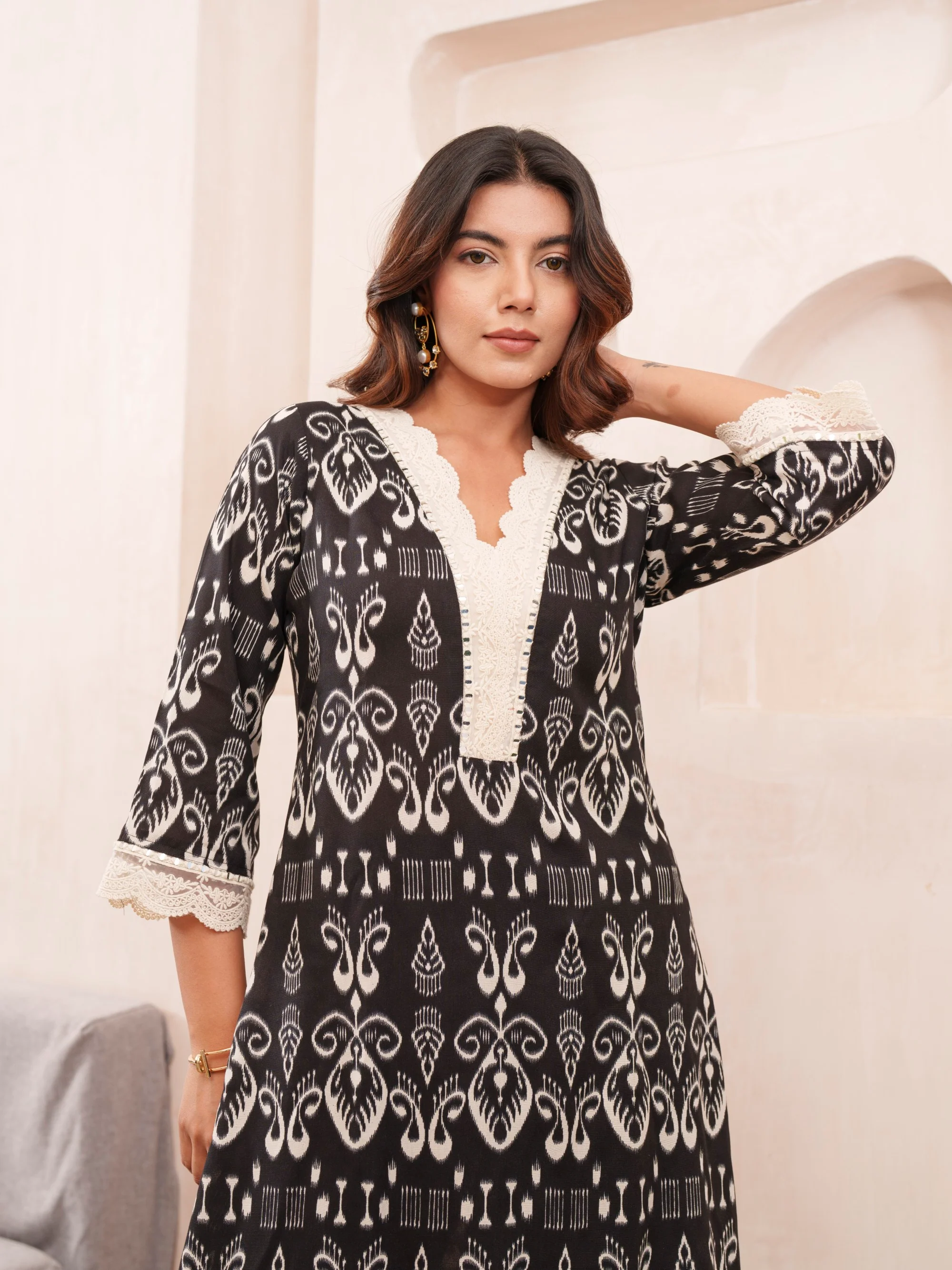 Tashvika Onyx Printed Kurta Pant Set - Image 15