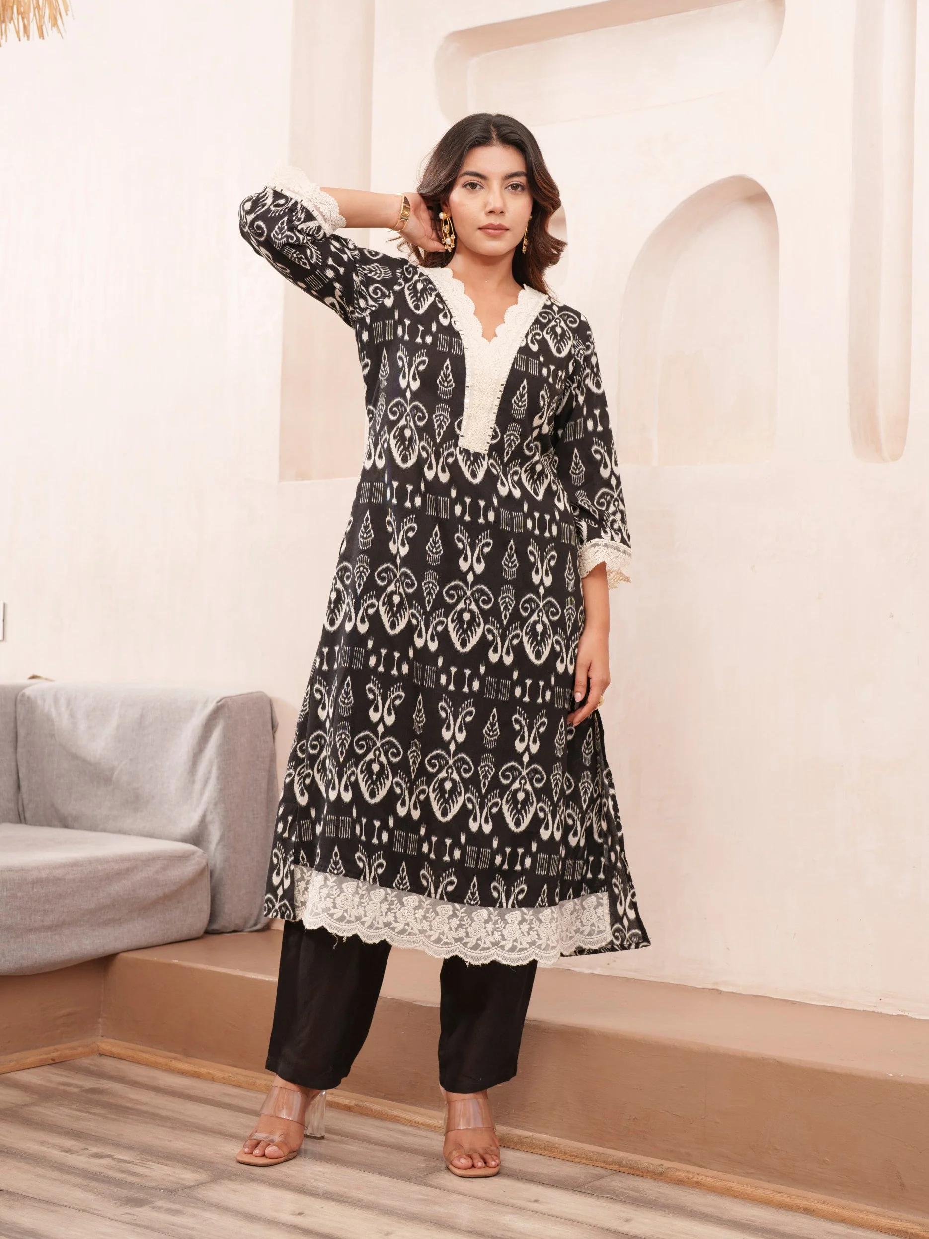 Tashvika Onyx Printed Kurta Pant Set - Image 9