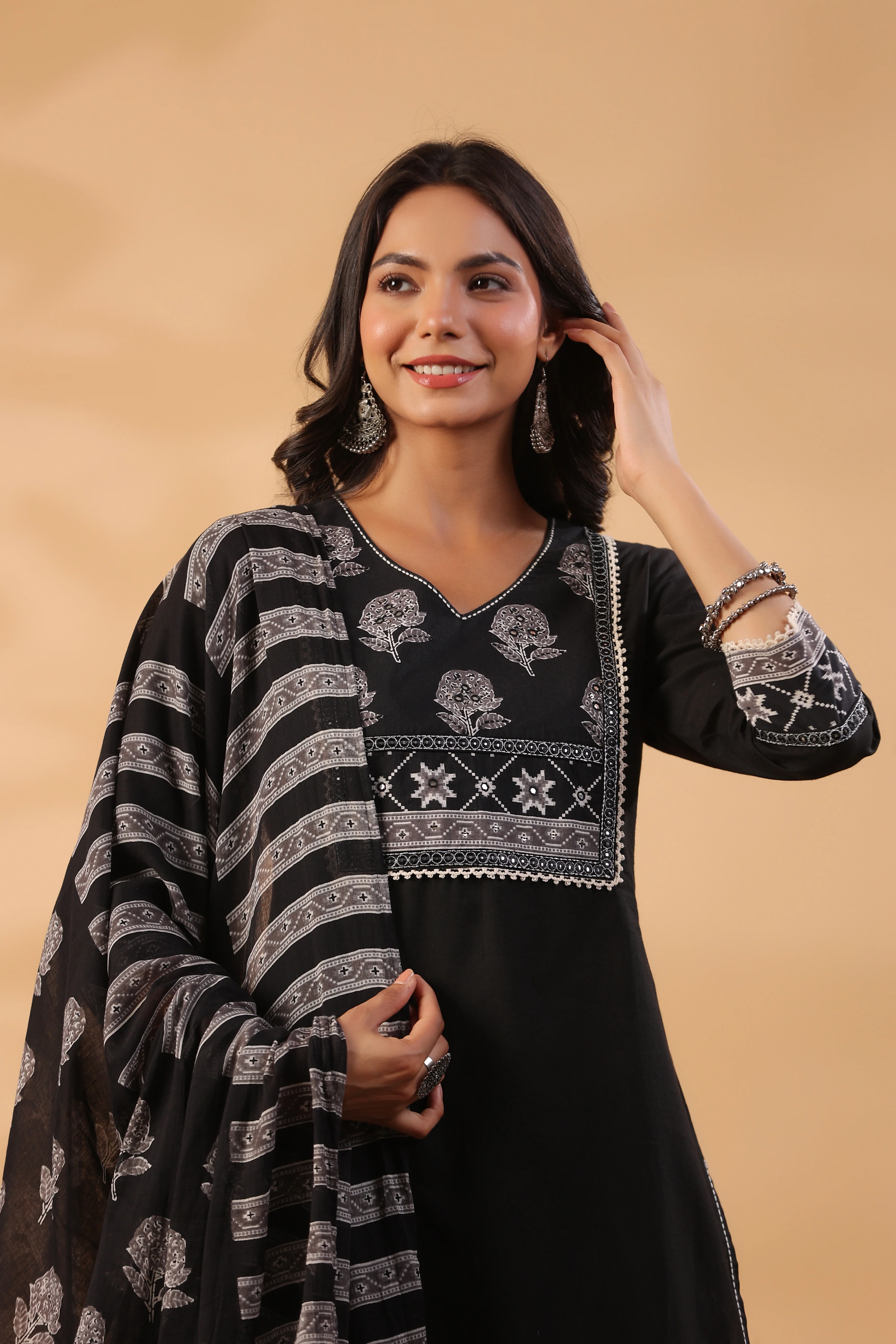 Sarla Onyx Cotton Suit Set - Image 2