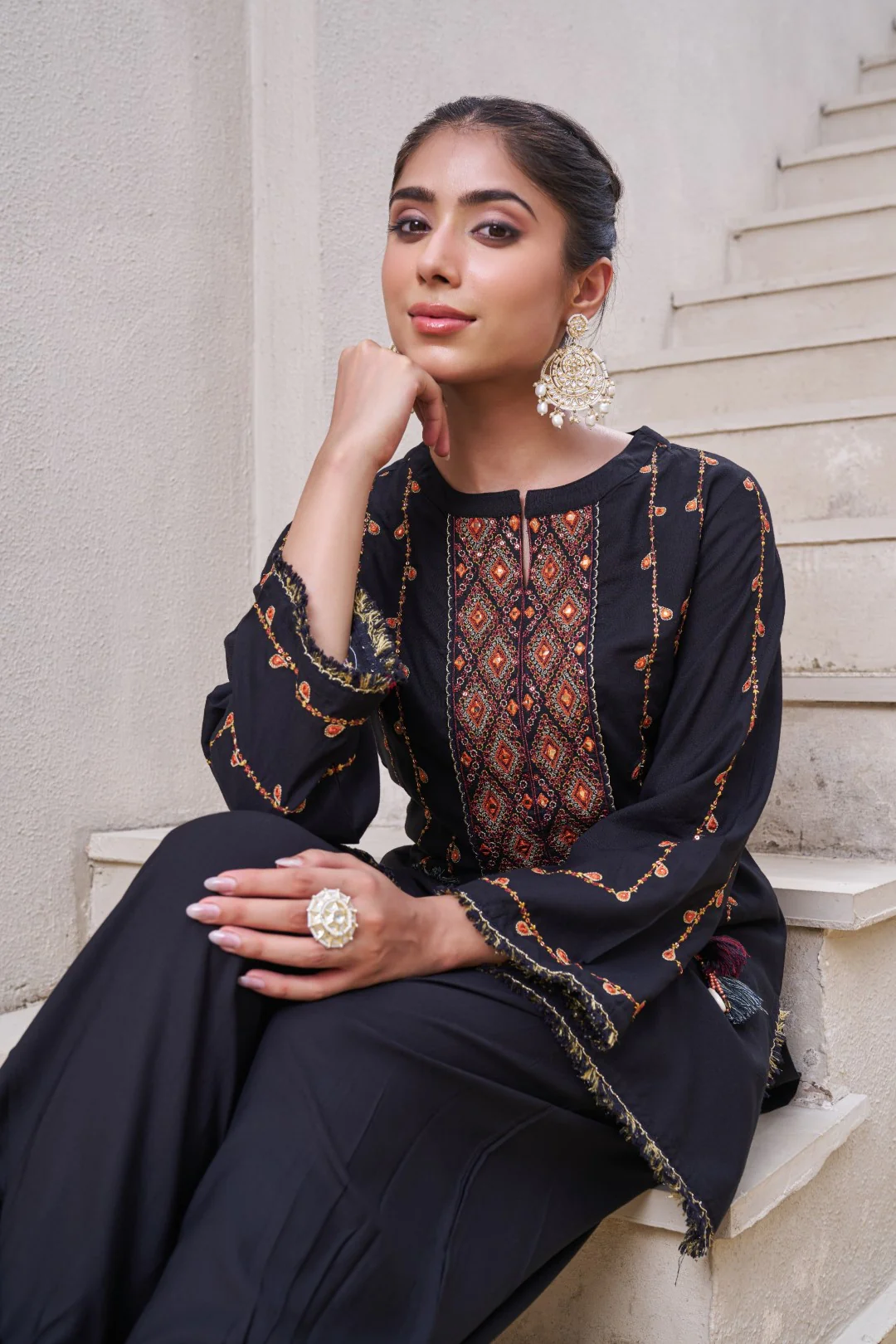 Stravi taupe embroidery co-ord set - Image 3