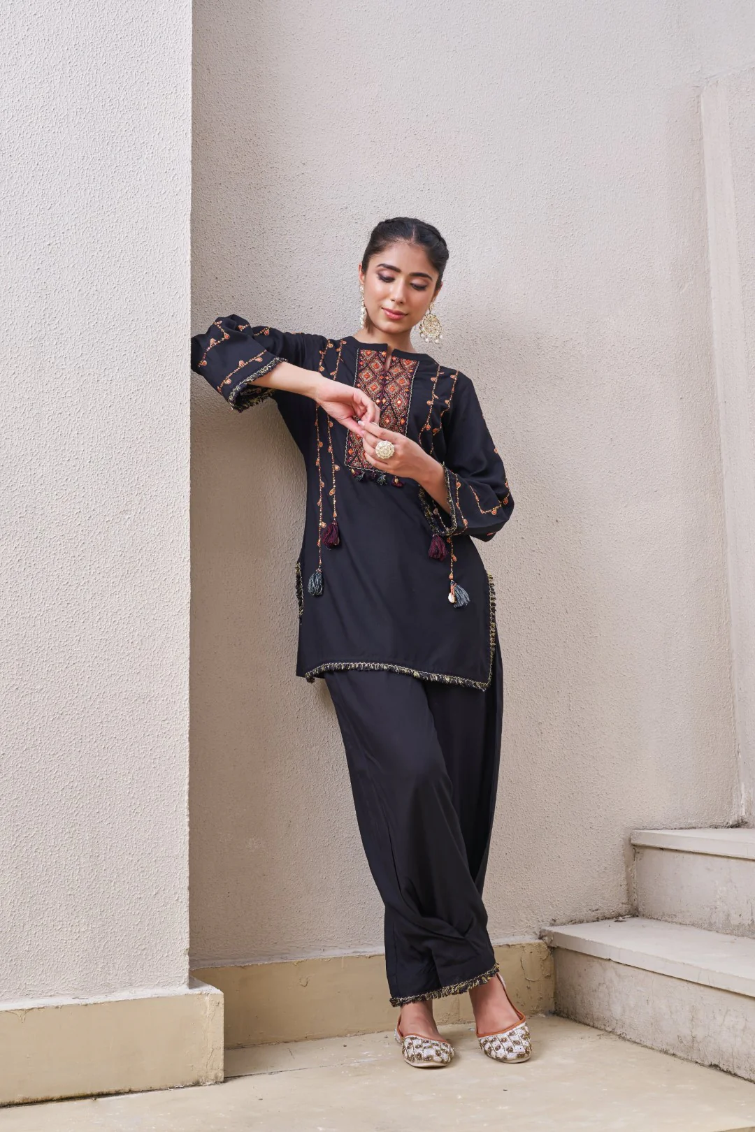 Stravi taupe embroidery co-ord set - Image 5