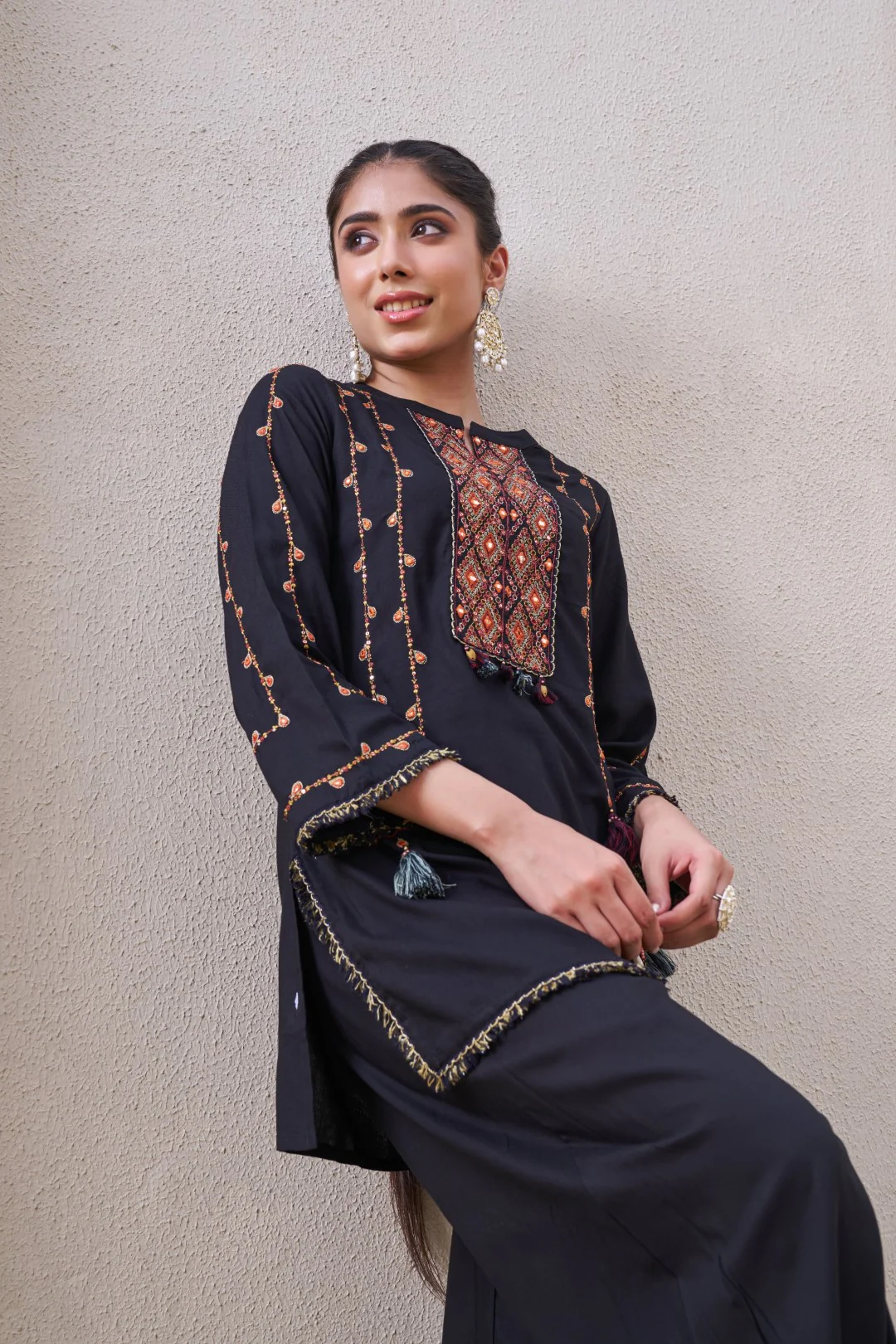 Stravi taupe embroidery co-ord set - Image 7