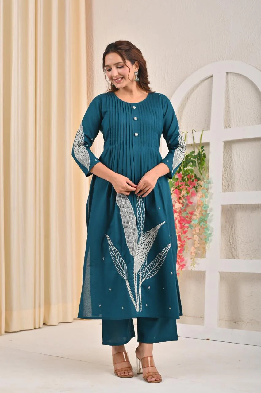 Sarvari Teal Emroidered Kurta Pant Set - Image 5