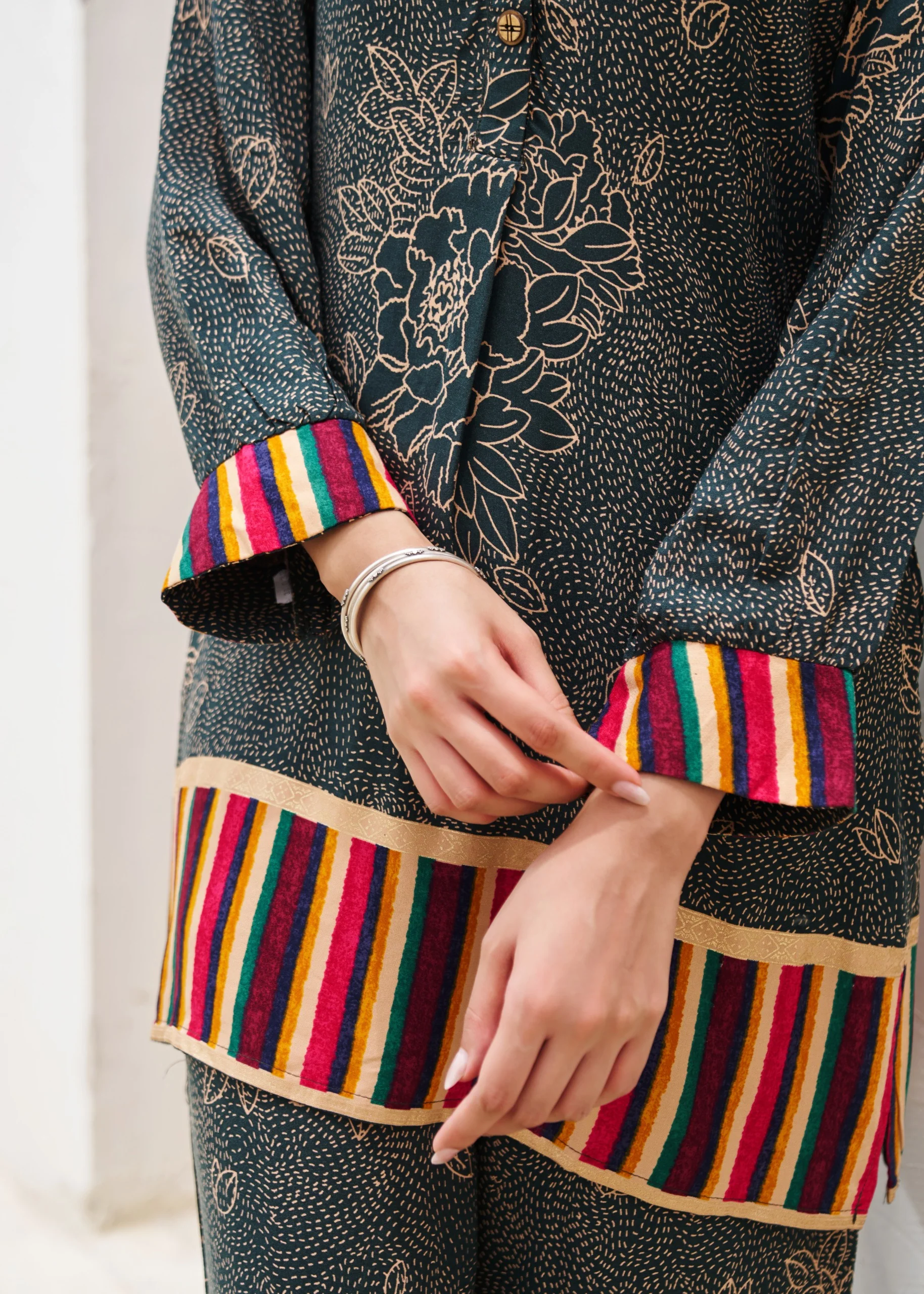 kabool Cobalt Printed Kurta Pant set - Image 4