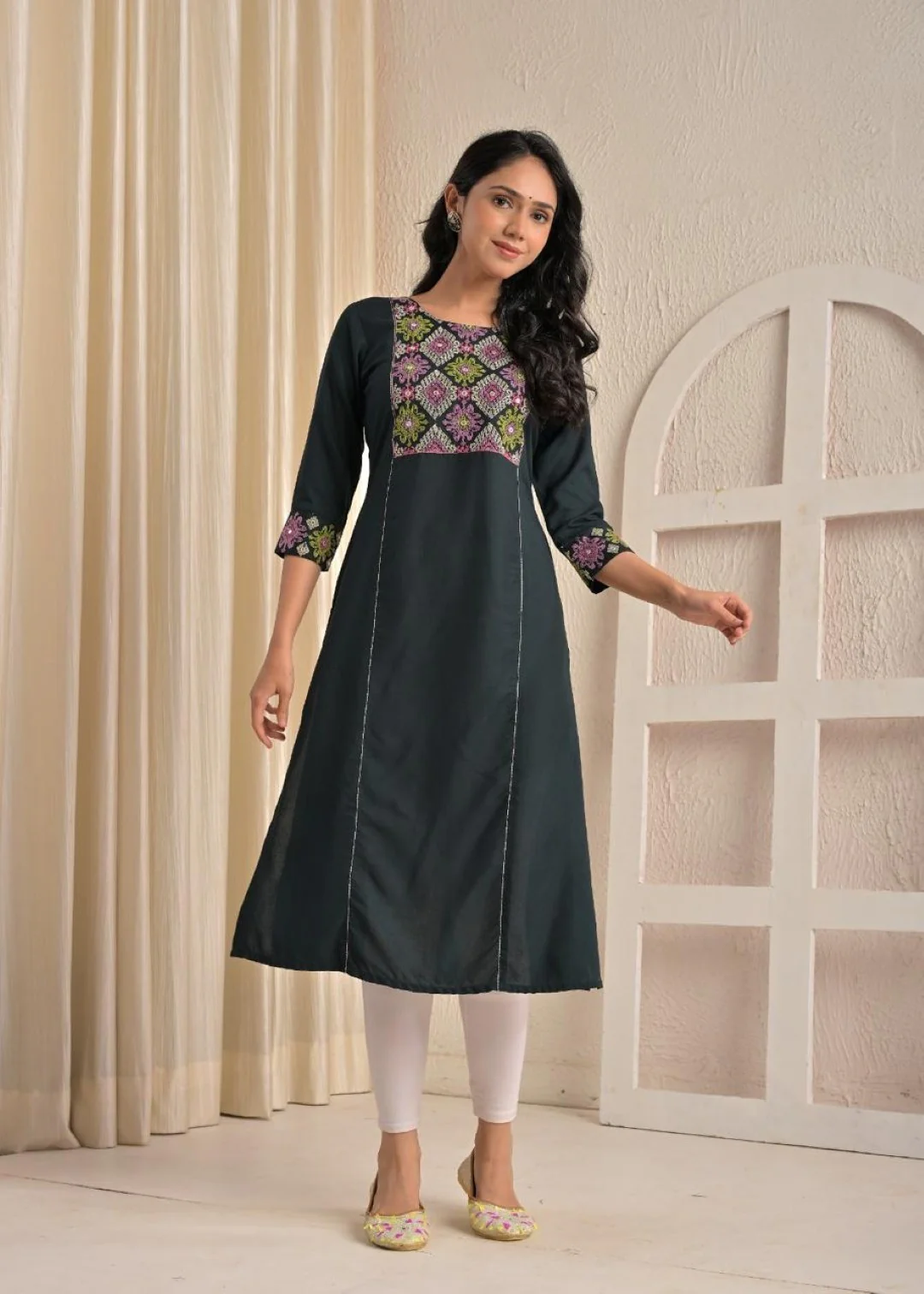 Chandri Beetle Embroidered Kurti - Image 4