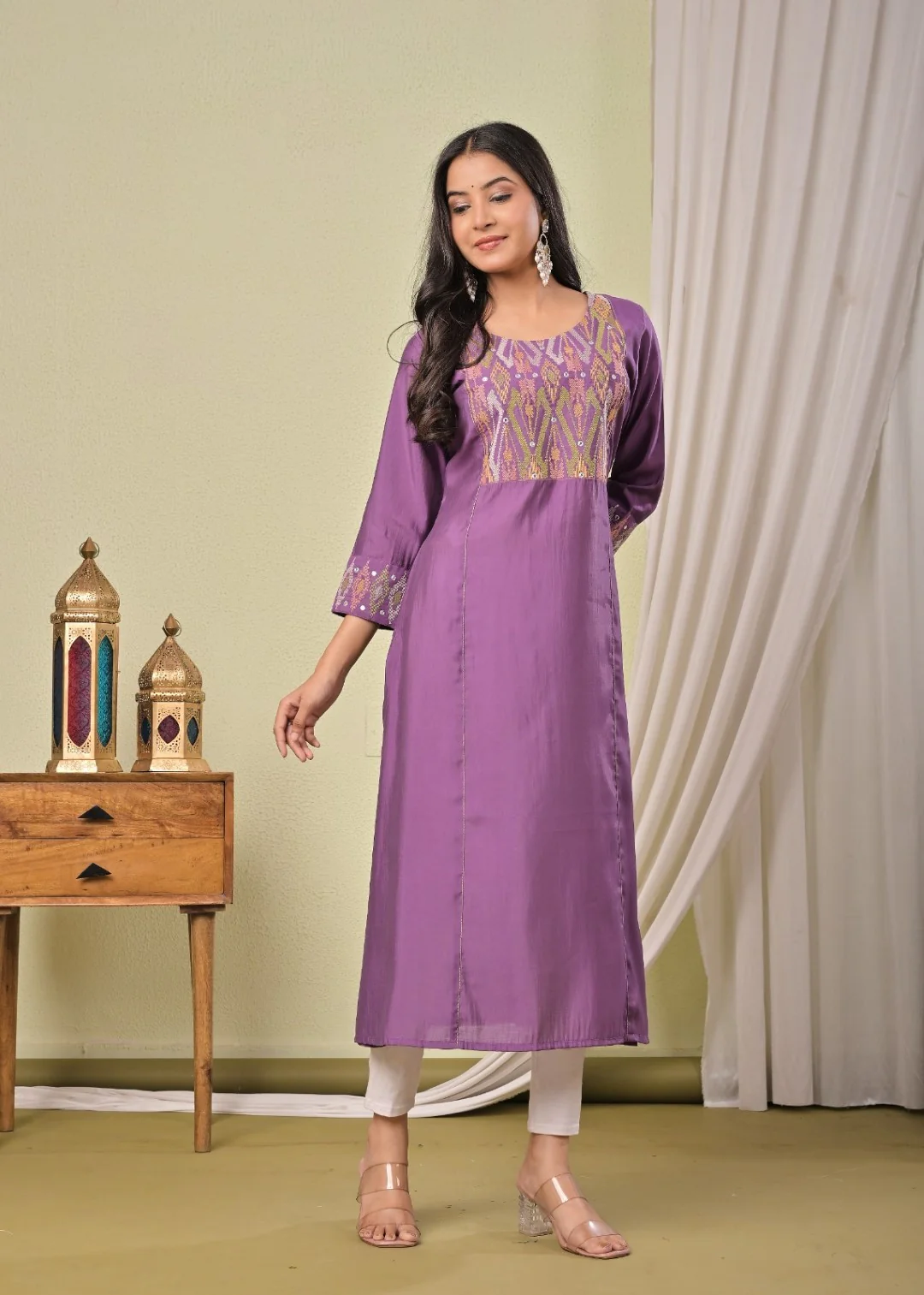 Chandri Iris Embroidered Work Kurti - Image 3