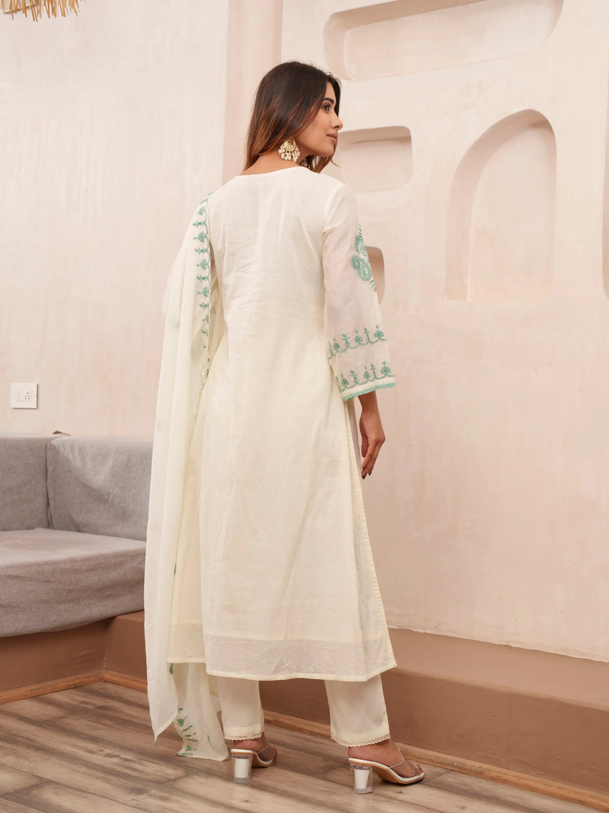 Tashvika Misriteal Cotton Embroidered Lawn Suit set - Image 13