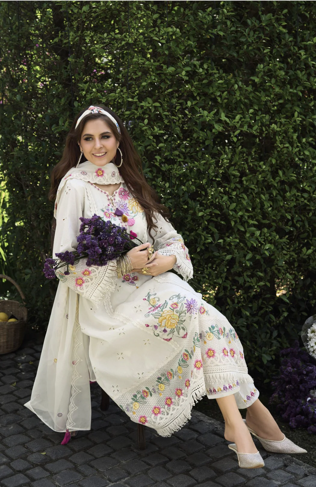 Nayla Pearl Embroidery Premium Lawn Style Suit Set - Image 3
