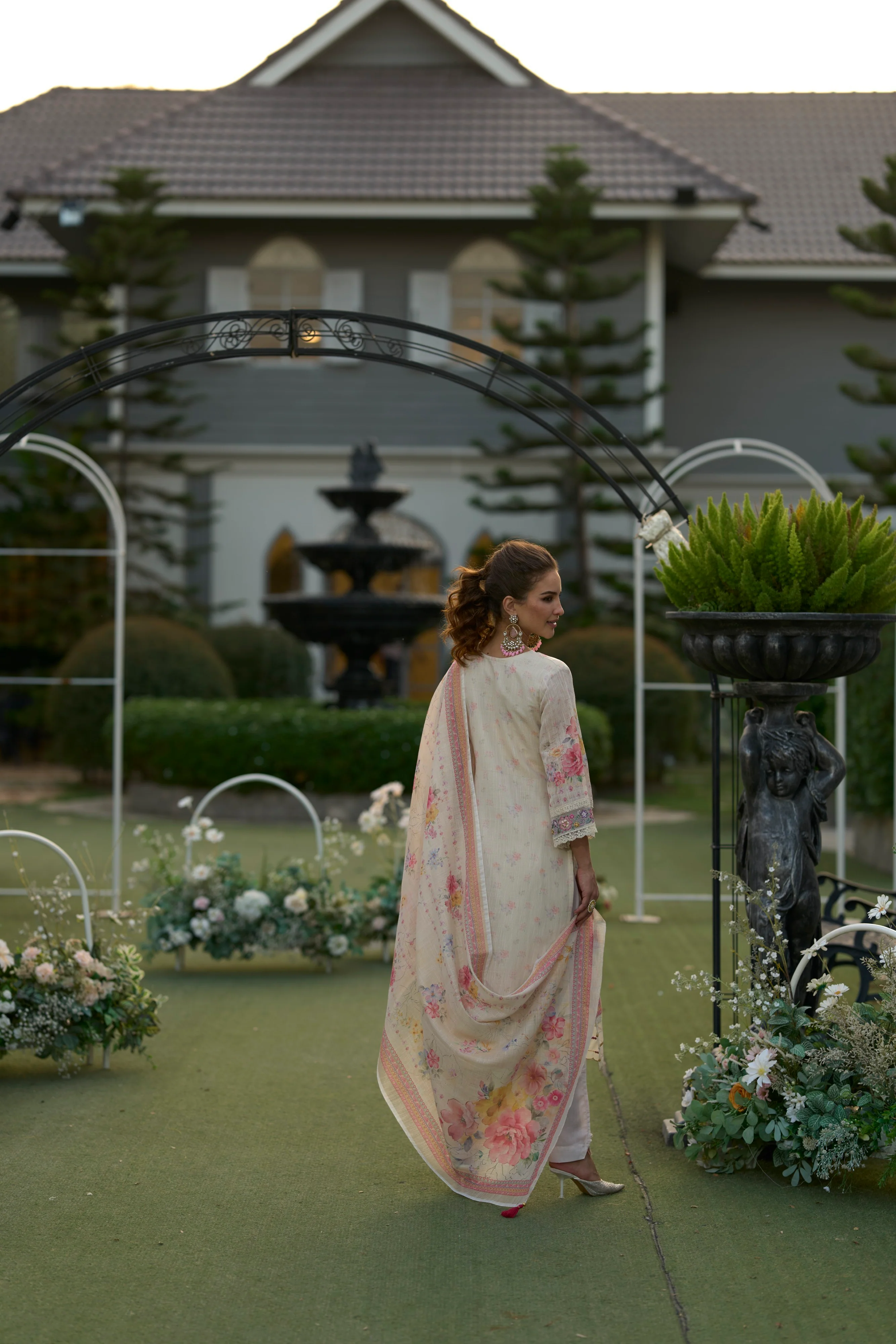Mariam Pearl embroidery Lawn Suit Set - Image 4