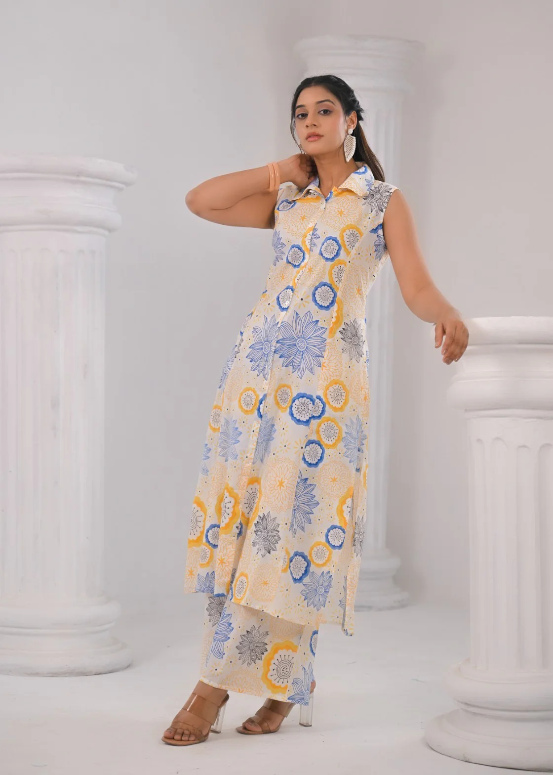 RAAGVI VANILLA PRINTED COTTON KURTA PANT SET - Image 4