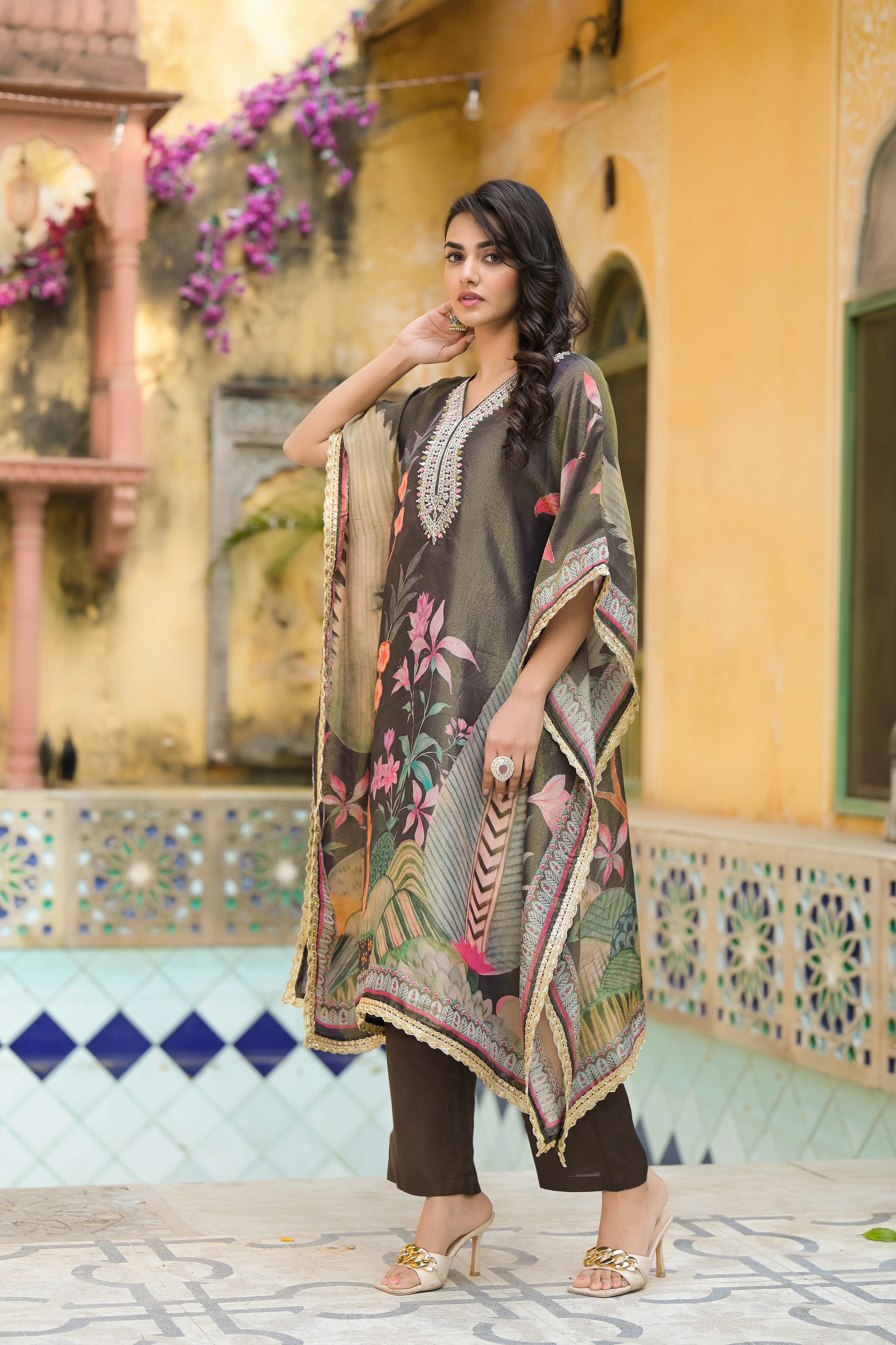 Pavitra Hemlock Shimmer Kaftan pant set - Image 4