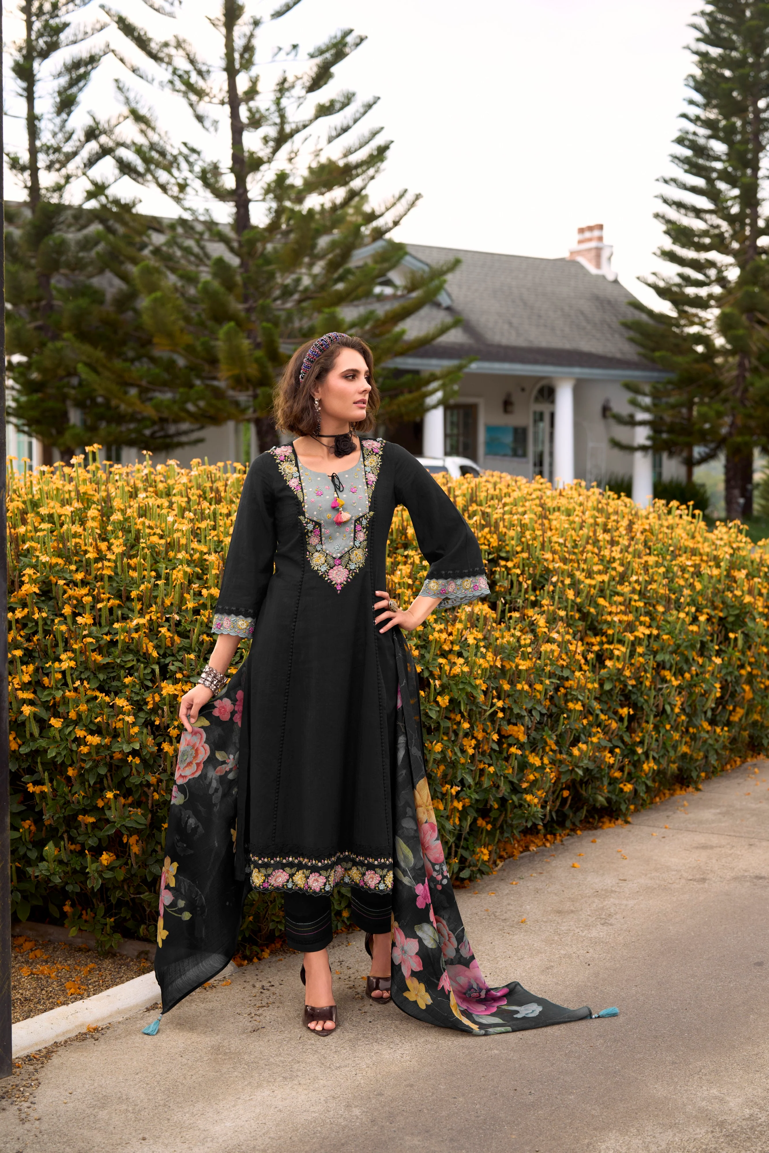 Akya Jade Embroidery Cotton Suit Set - Image 4