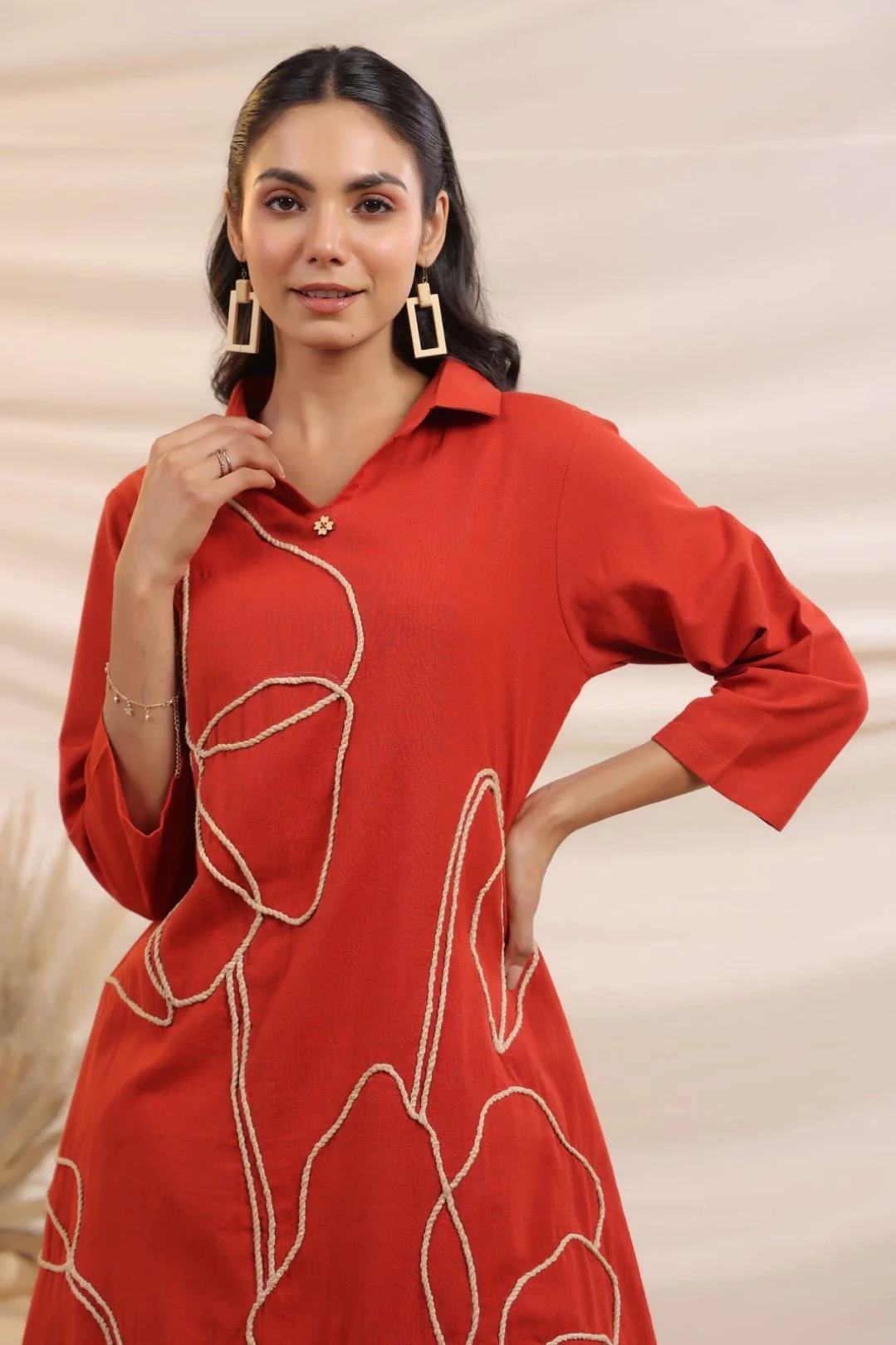 Sargi Crimson Embroidered Kurta Pant Set - Image 2