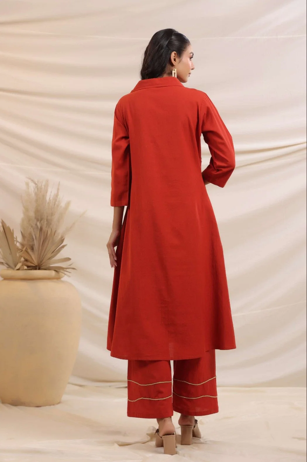 Sargi Crimson Embroidered Kurta Pant Set - Image 3