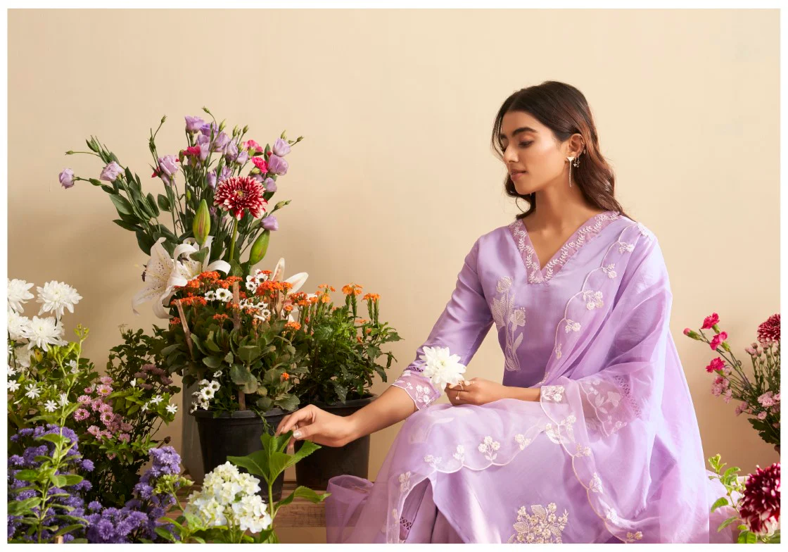 Lisba Lavender Full Embroidered Lawn Suit set - Image 4