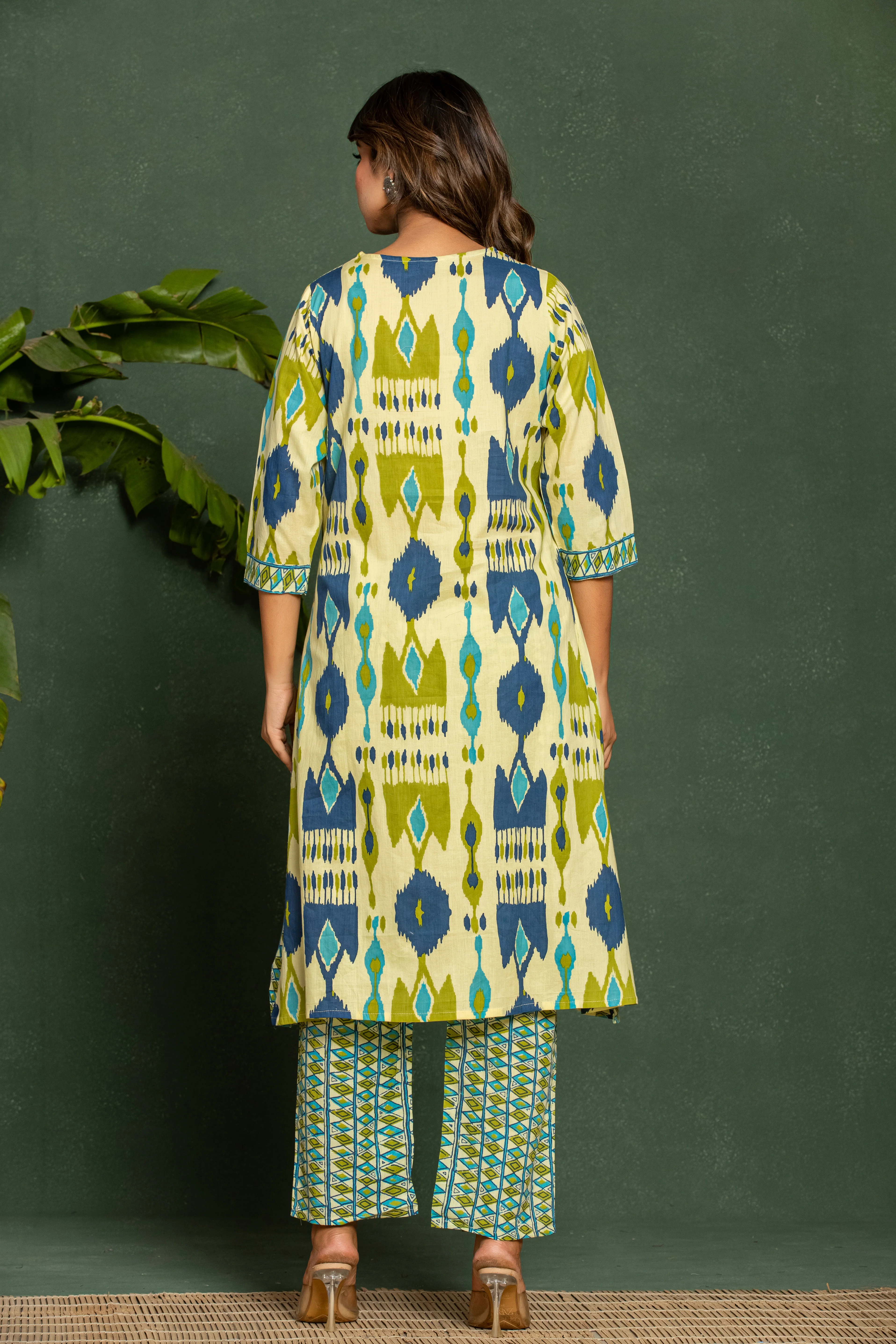 SASHA PASTEL PRINTED KURTA PANT SET - Image 3