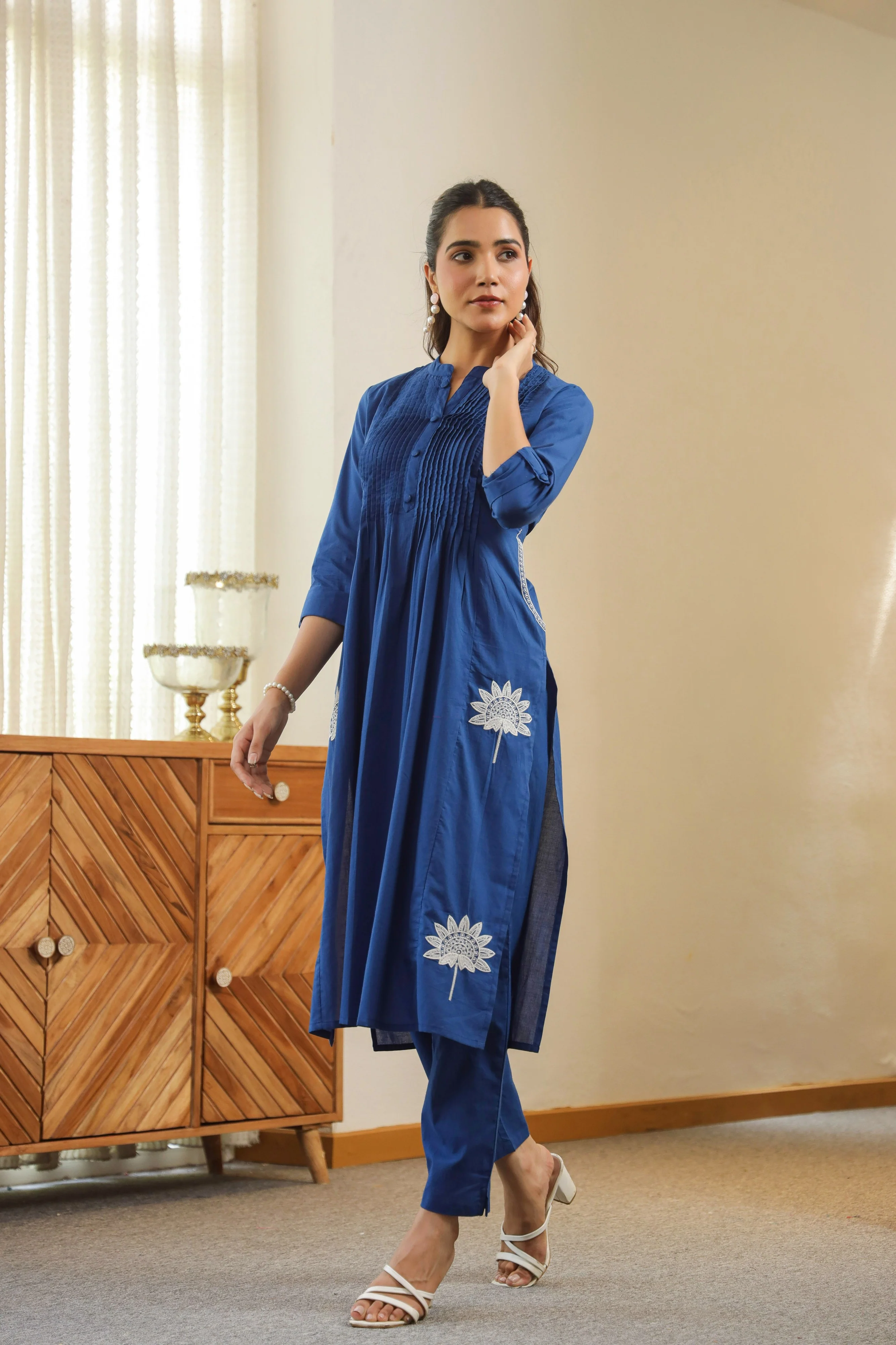 Nabha Indi Embroidered Kurta Pant Set - Image 3