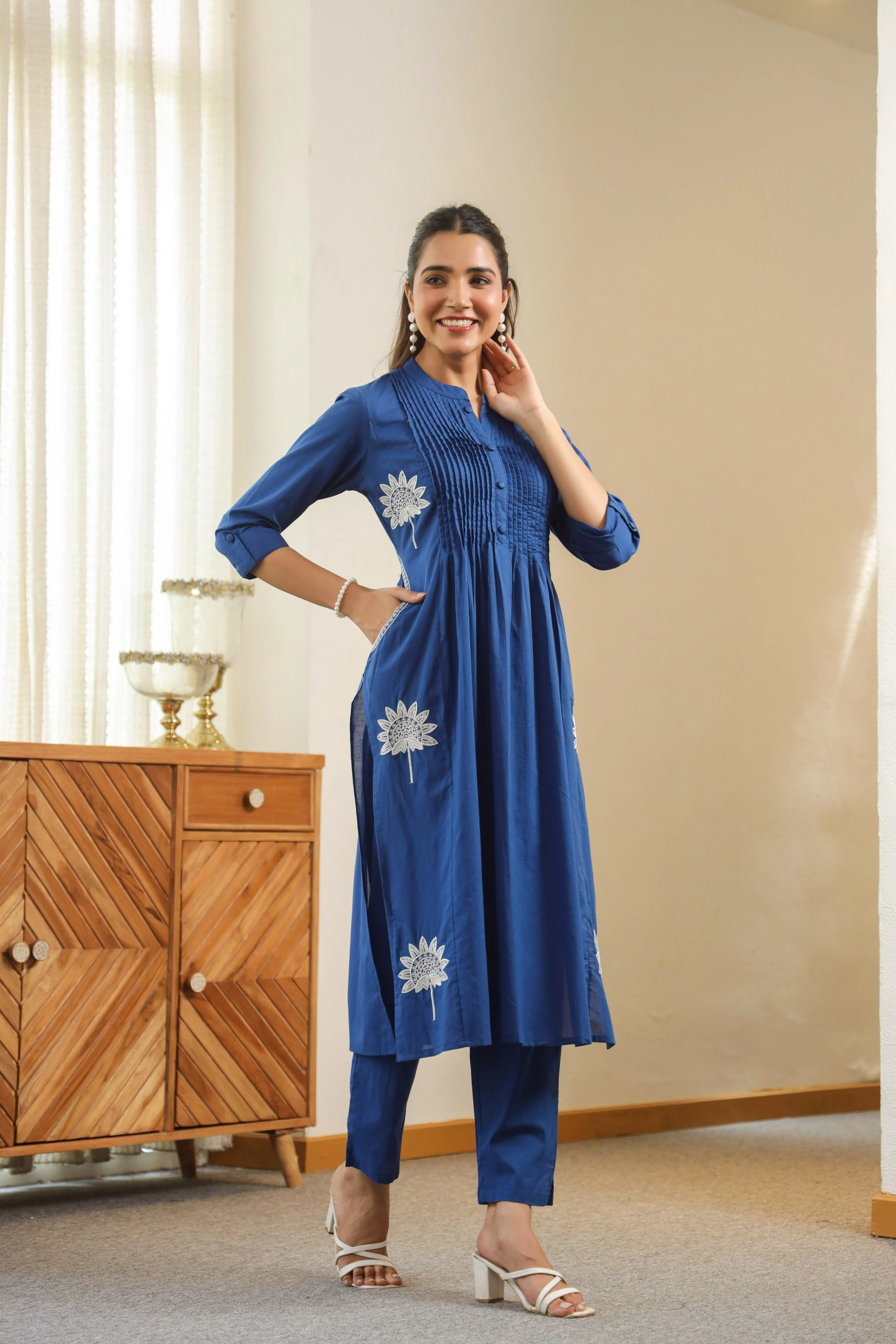 Nabha Indi Embroidered Kurta Pant Set - Image 4