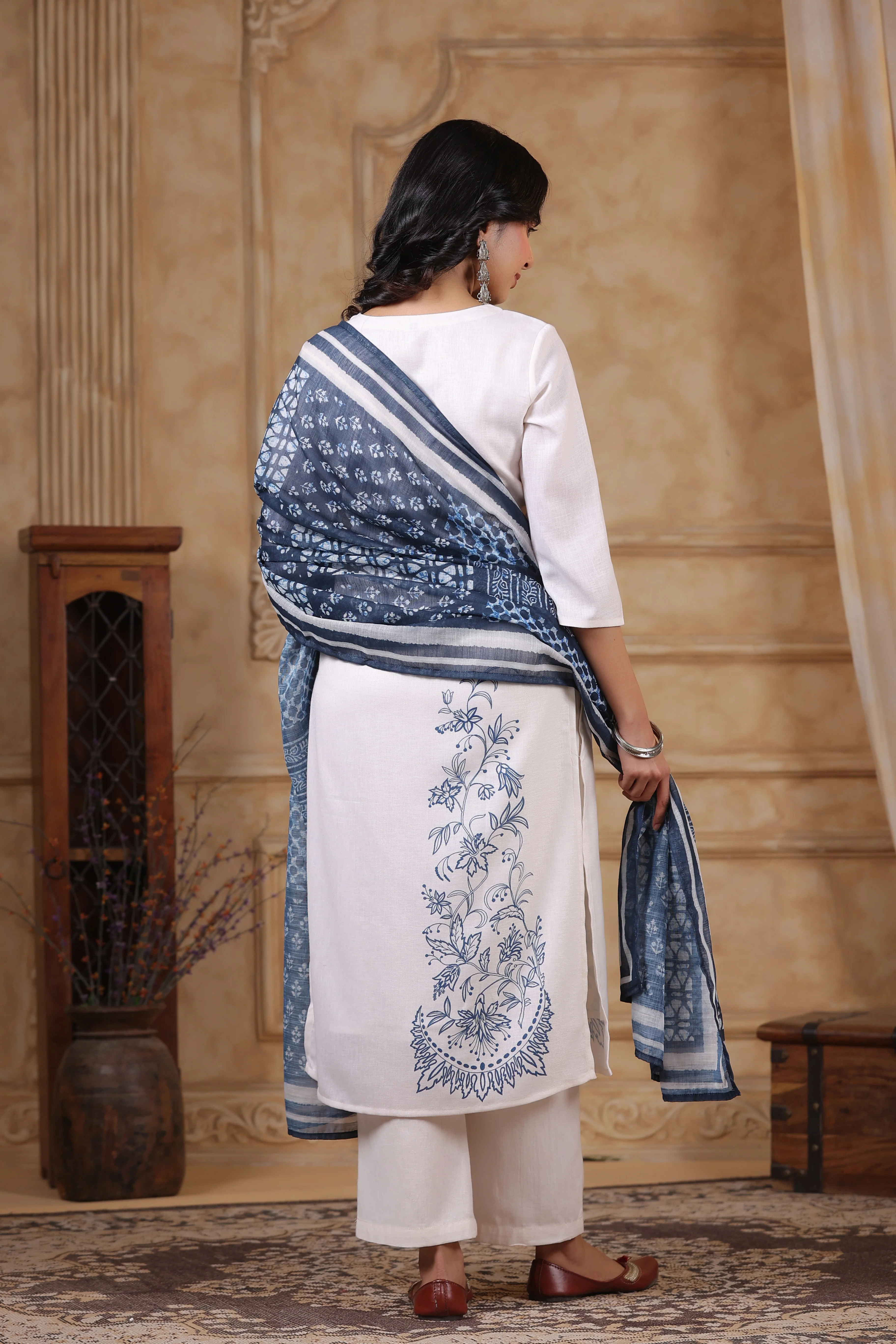SAKSHI INDIGO PURE COTTON LINEN SUIT SET - Image 3