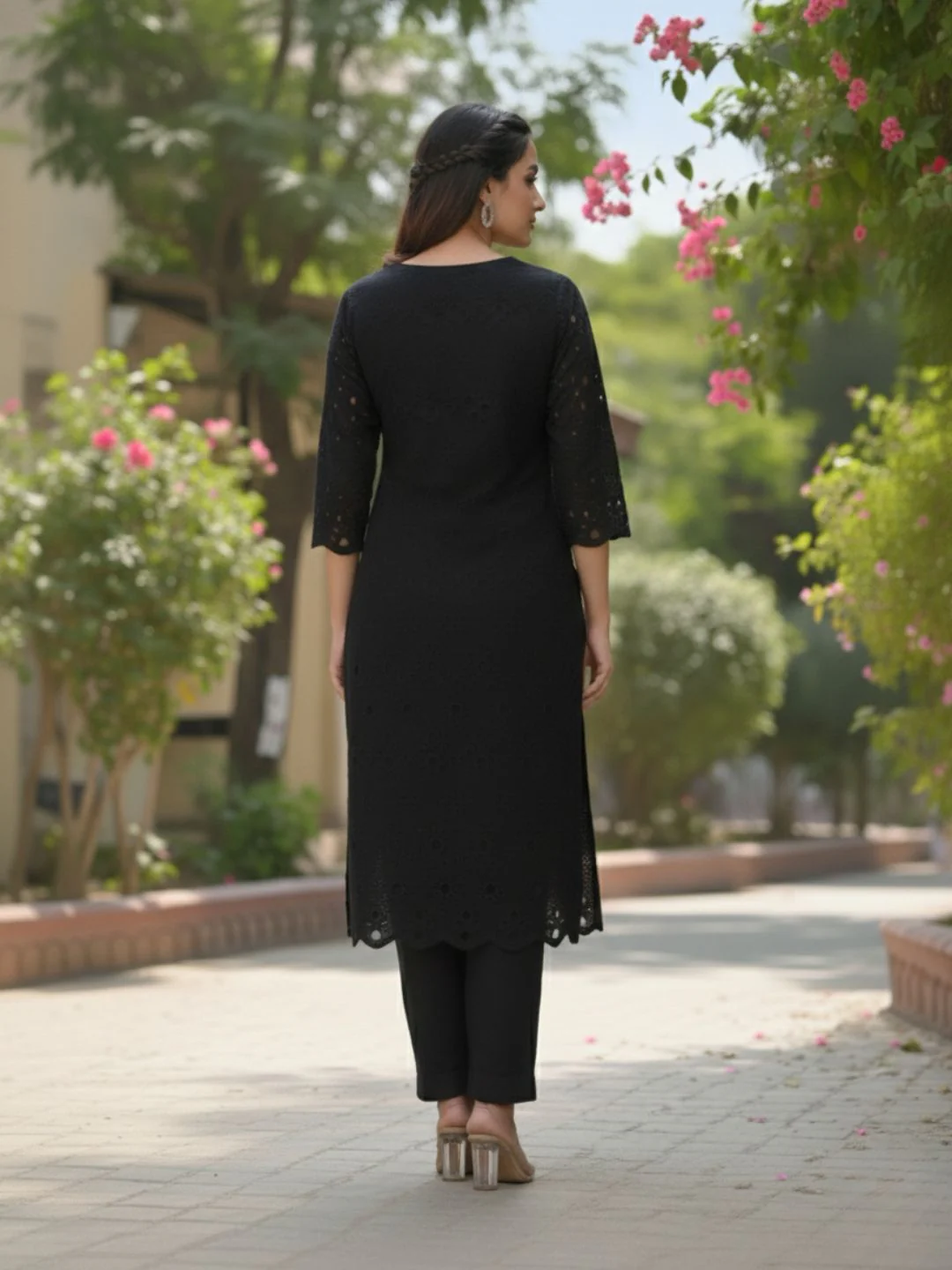 LIPIKA ONYX SCHIFFLI COTTON CO-ORD SET - Image 18
