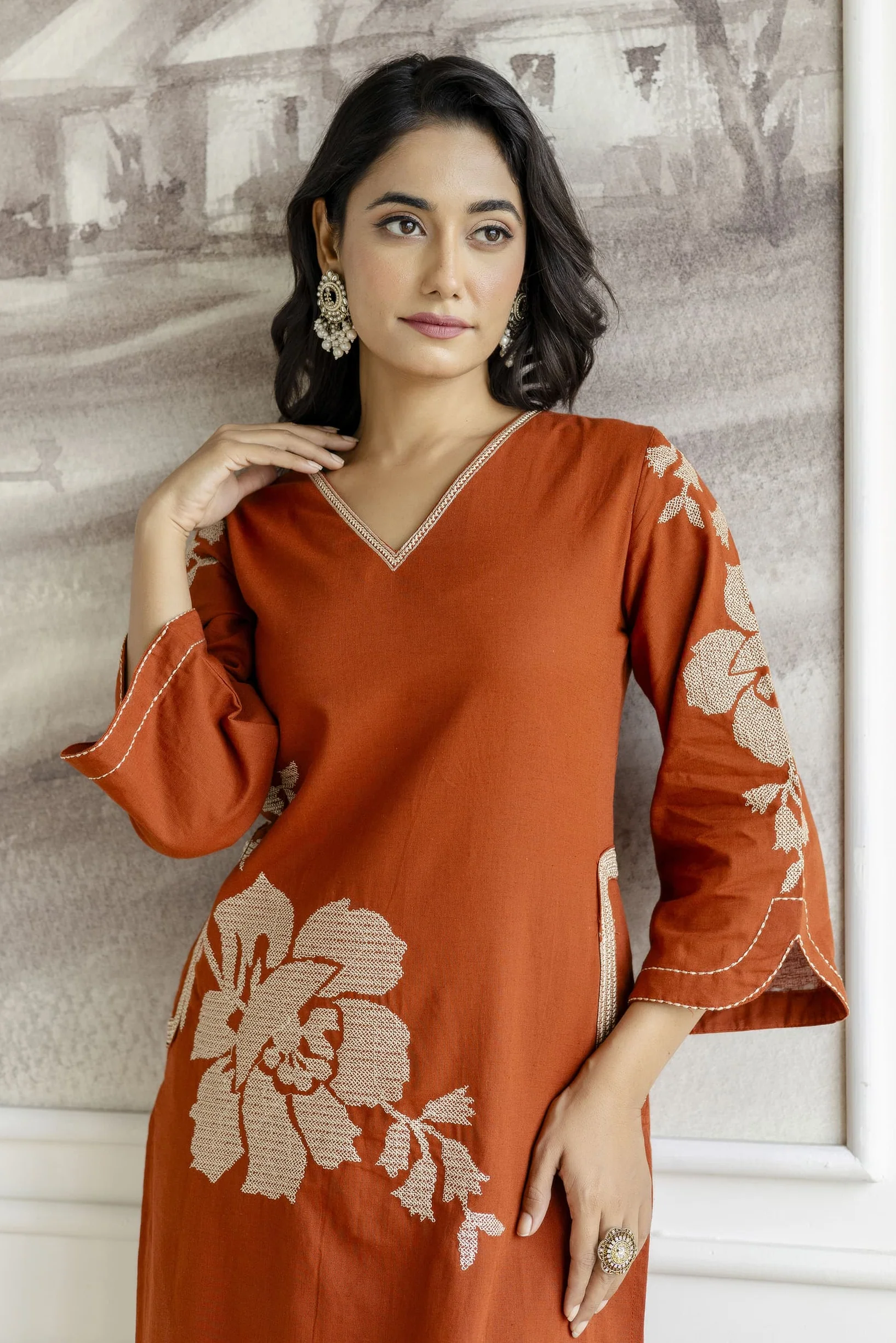 Samiha Sienna Embroidered Kurta Pant Set - Image 2