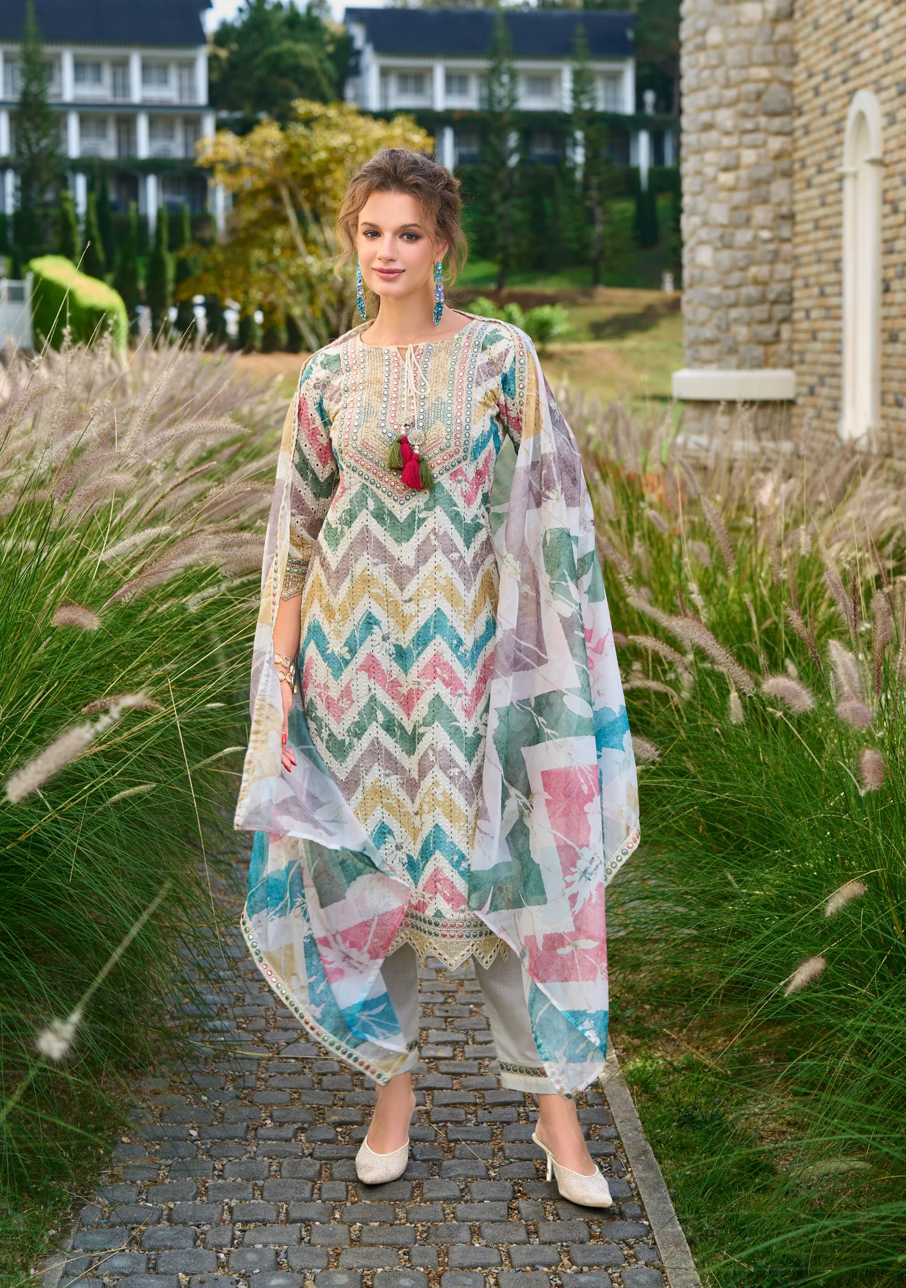 Sargam vibe Shchiffli cotton suit set - Image 3