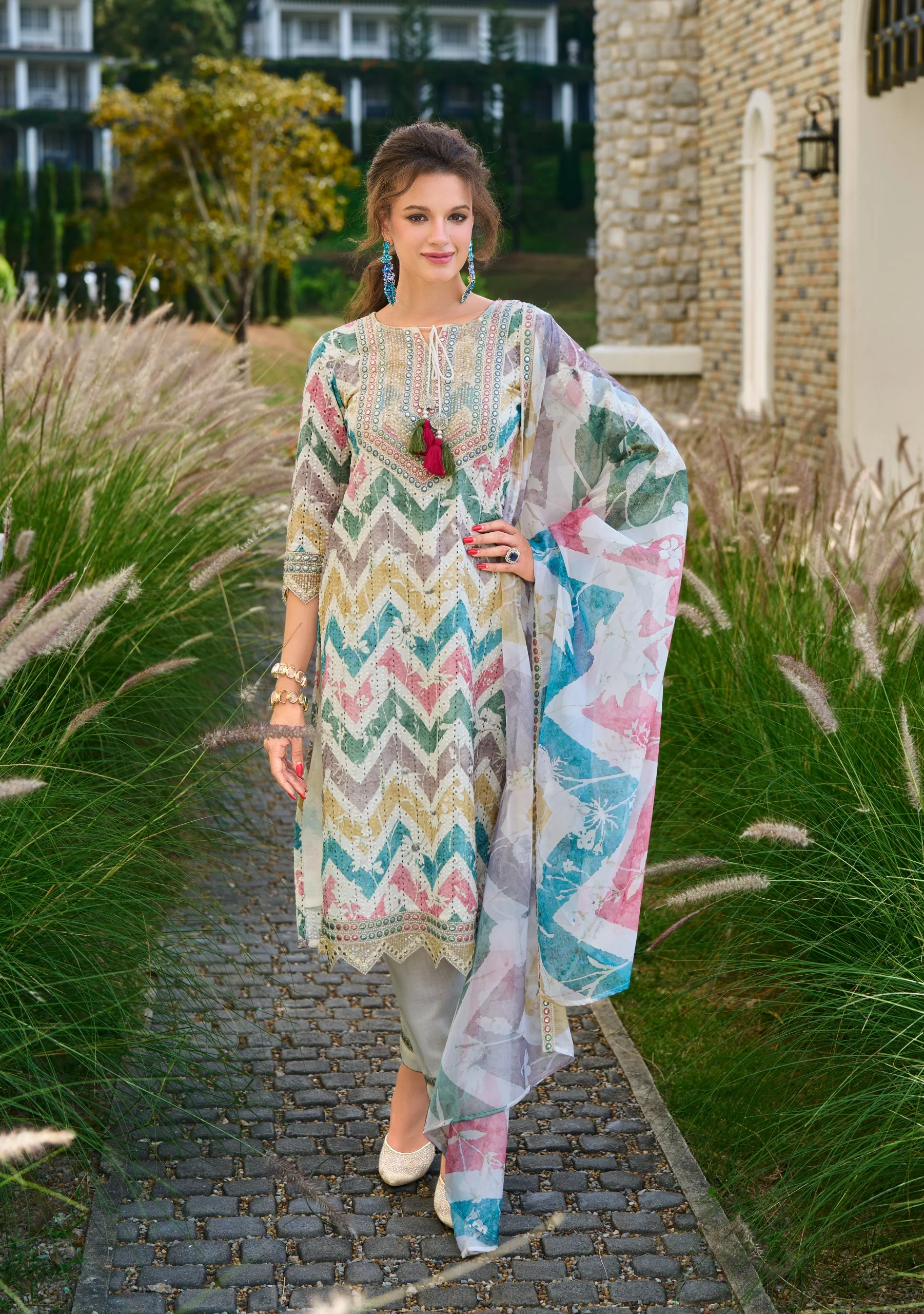 Sargam vibe Shchiffli cotton suit set - Image 4