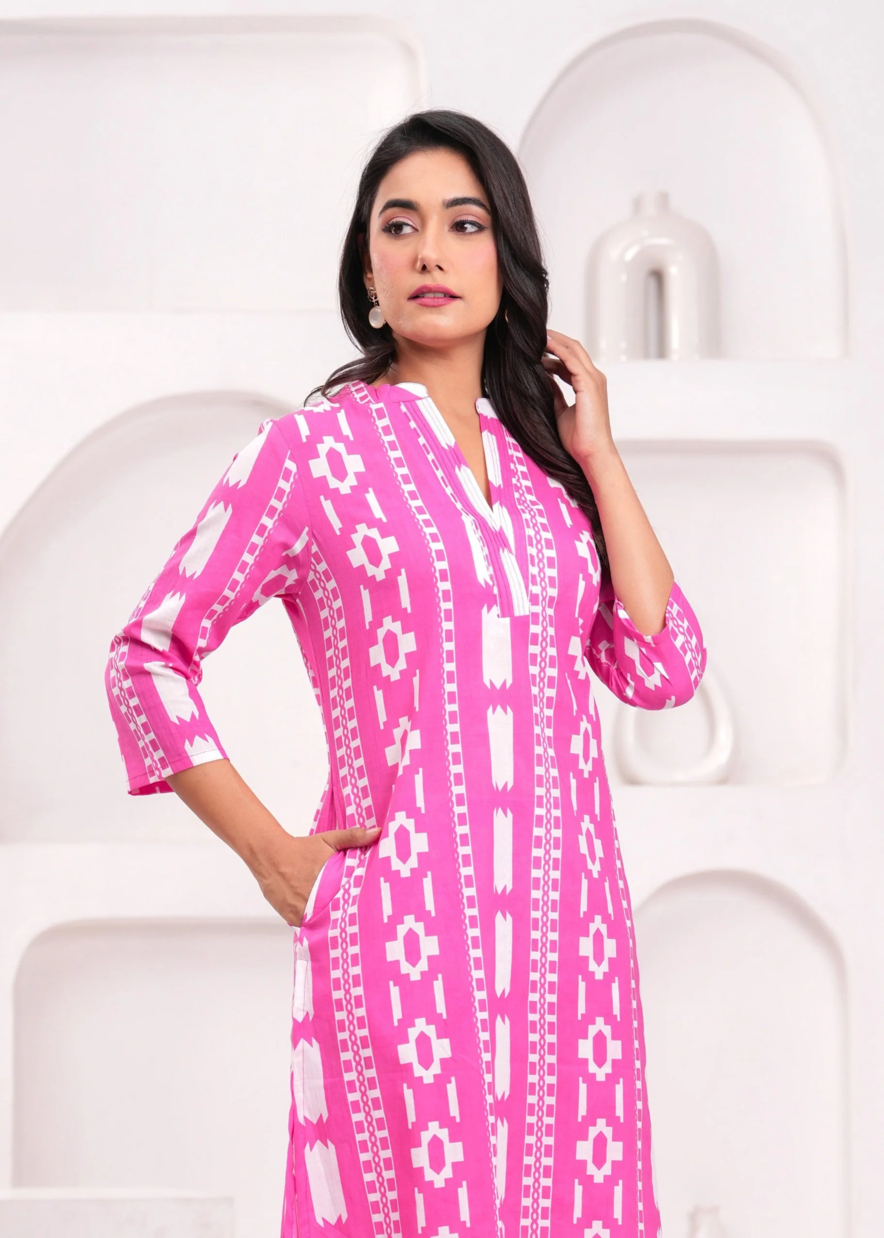 Maurya Softpink Printed Kurta Pant Set - Image 2