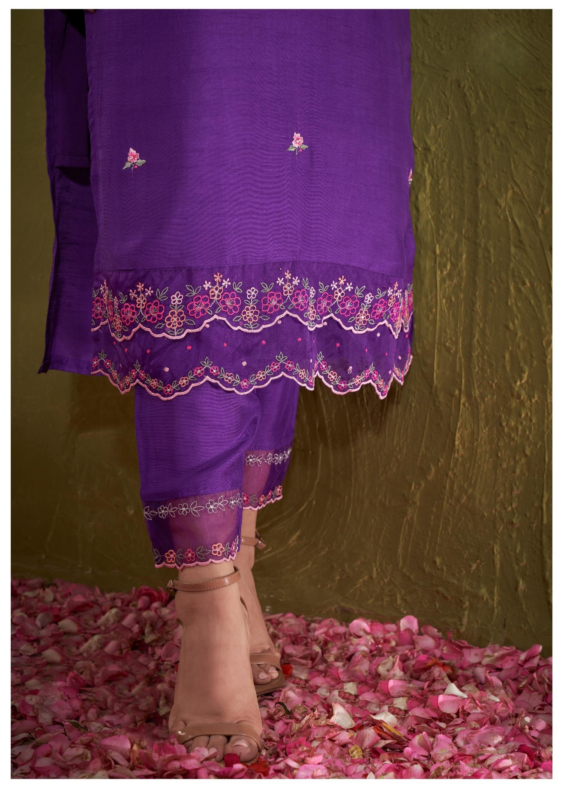 Ira Eminence Embroidered Suit Set - Image 5
