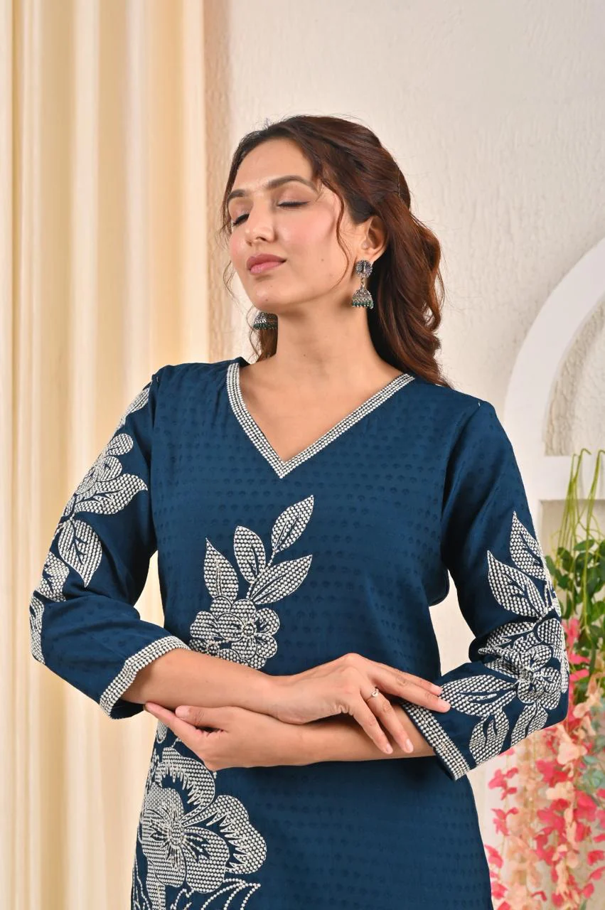 Sarvari Lapis Embroidered Kurti - Image 2