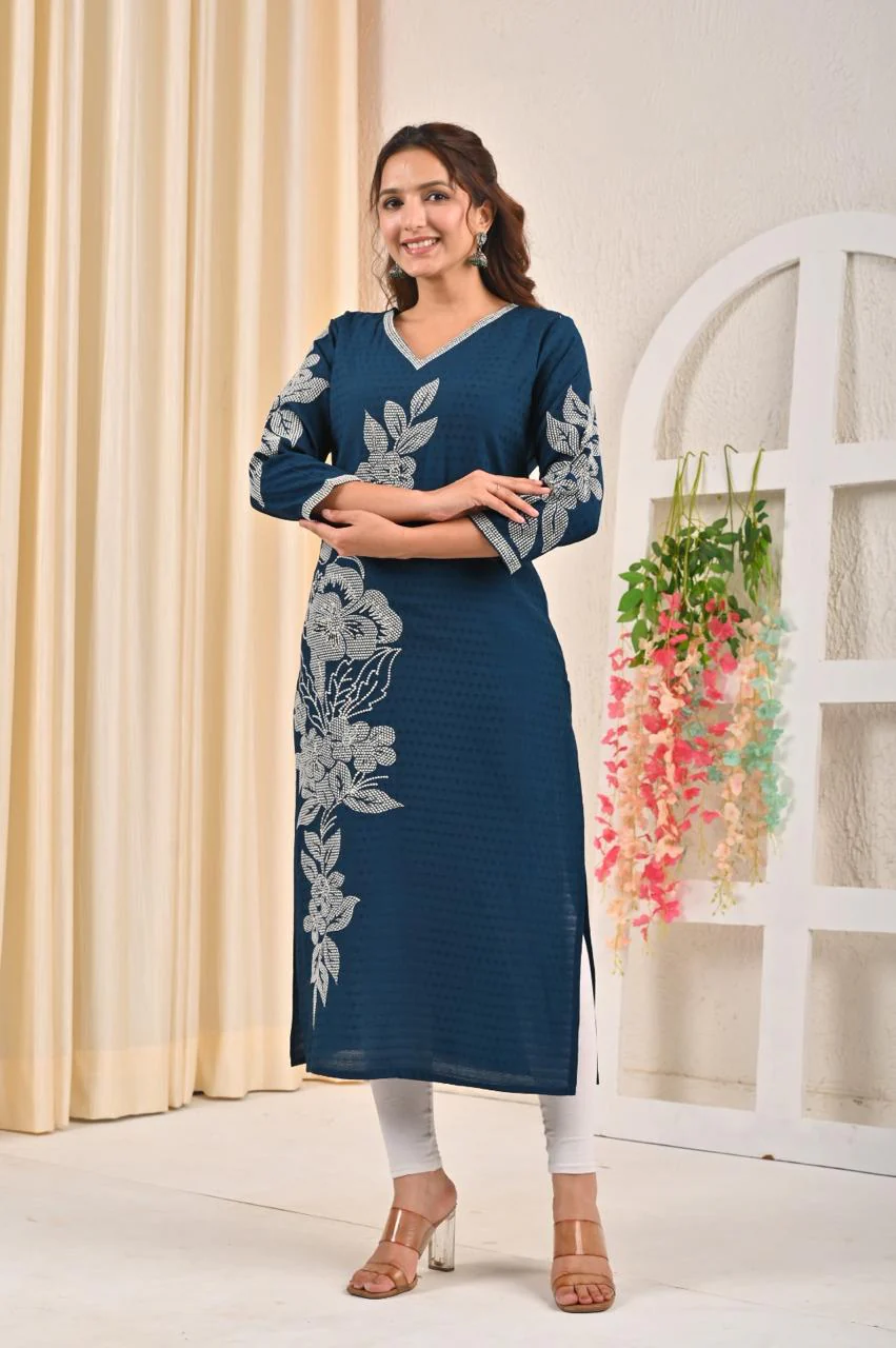 Sarvari Lapis Embroidered Kurti - Image 3