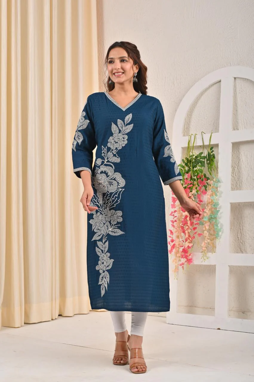 Sarvari Lapis Embroidered Kurti - Image 4