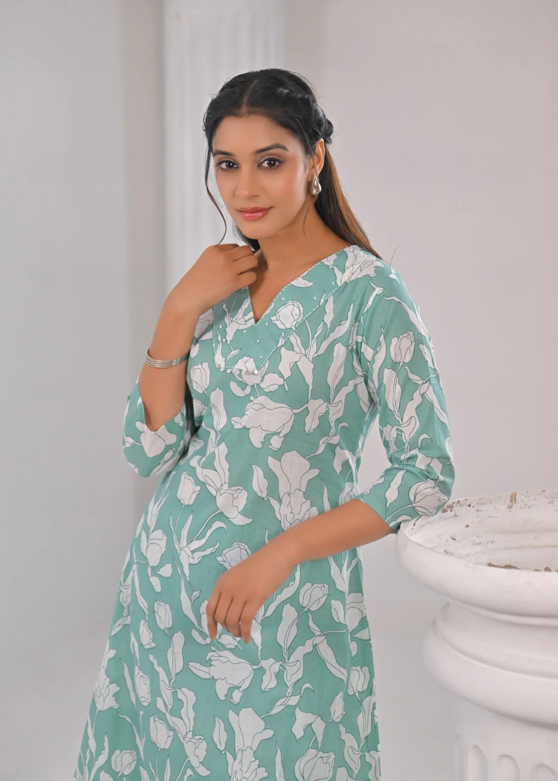 SASHA MINTY PRINTED COTTON KURTA PANT SET - Image 2