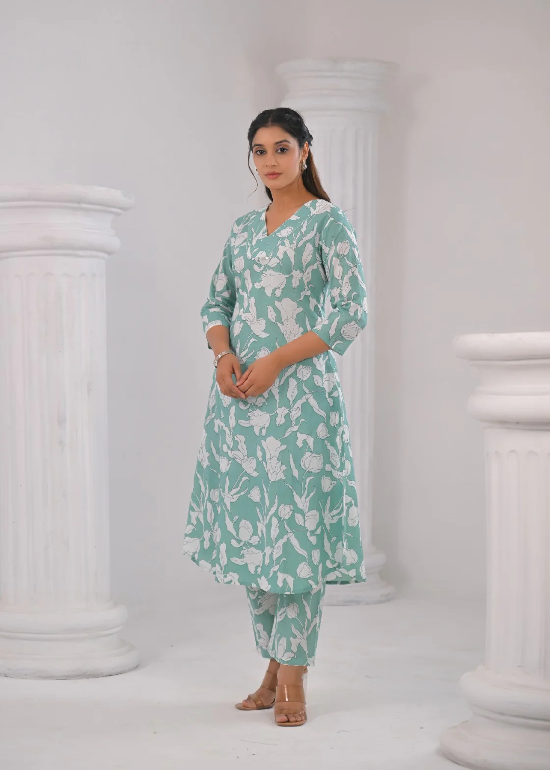 SASHA MINTY PRINTED COTTON KURTA PANT SET - Image 4