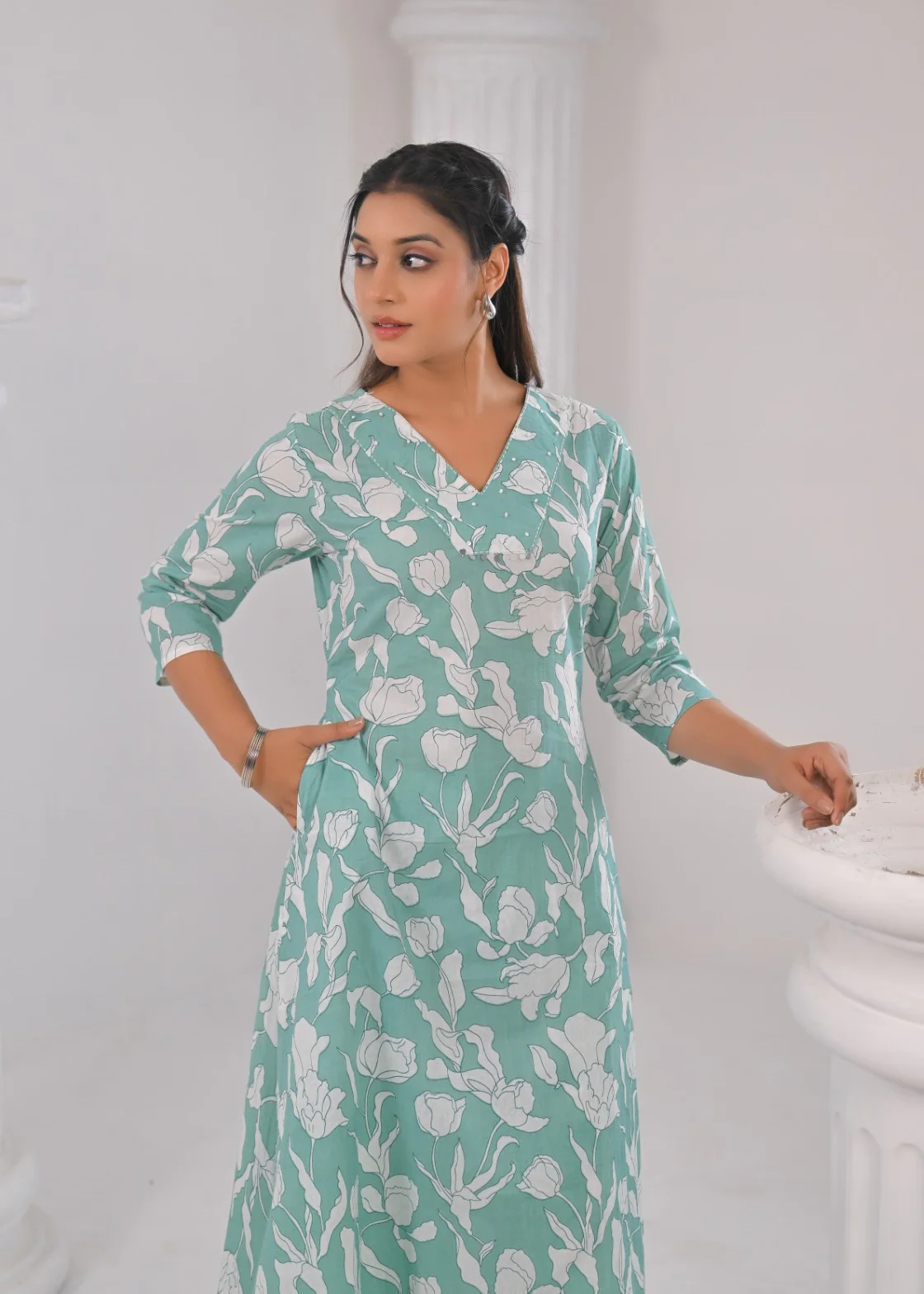 SASHA MINTY PRINTED COTTON KURTA PANT SET - Image 7