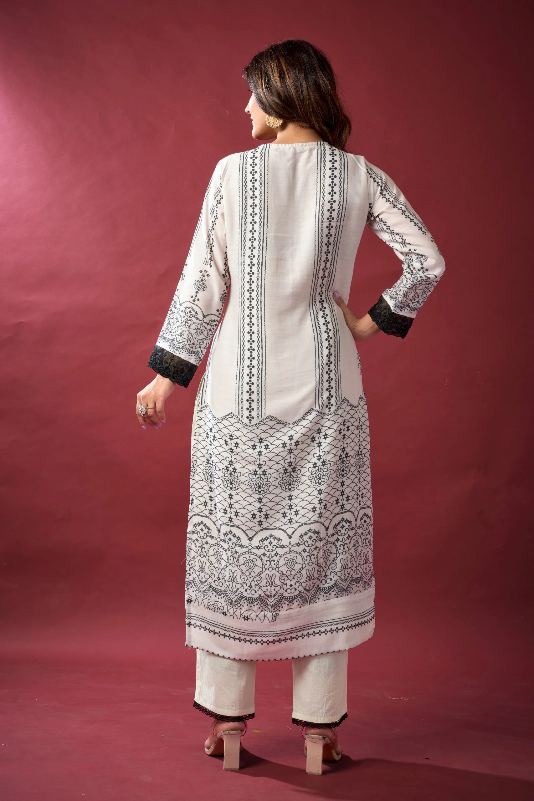 Niladri Mono Lawn Suit Set - Image 12
