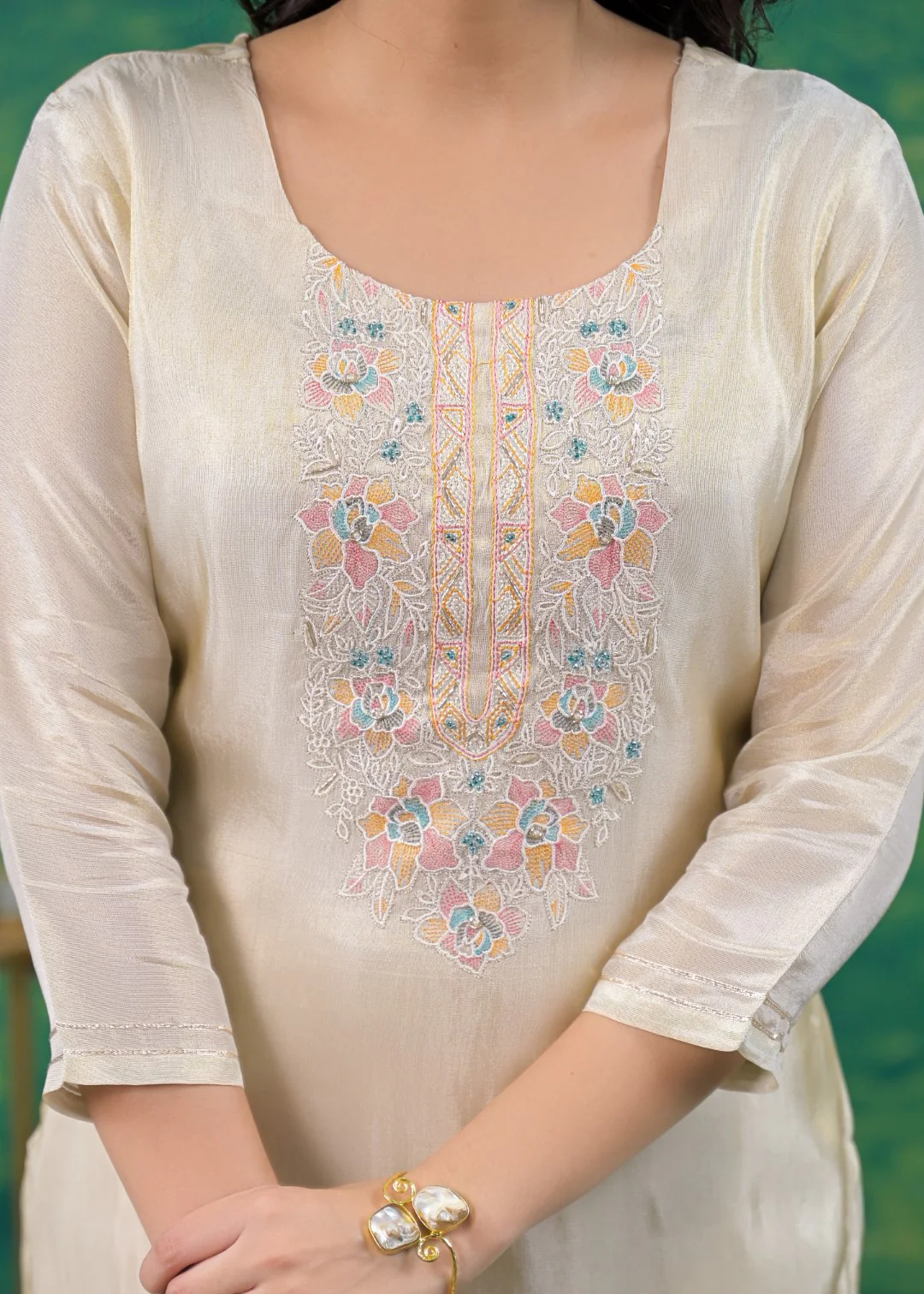 Mahi Fog Embroidered Suit Set - Image 9