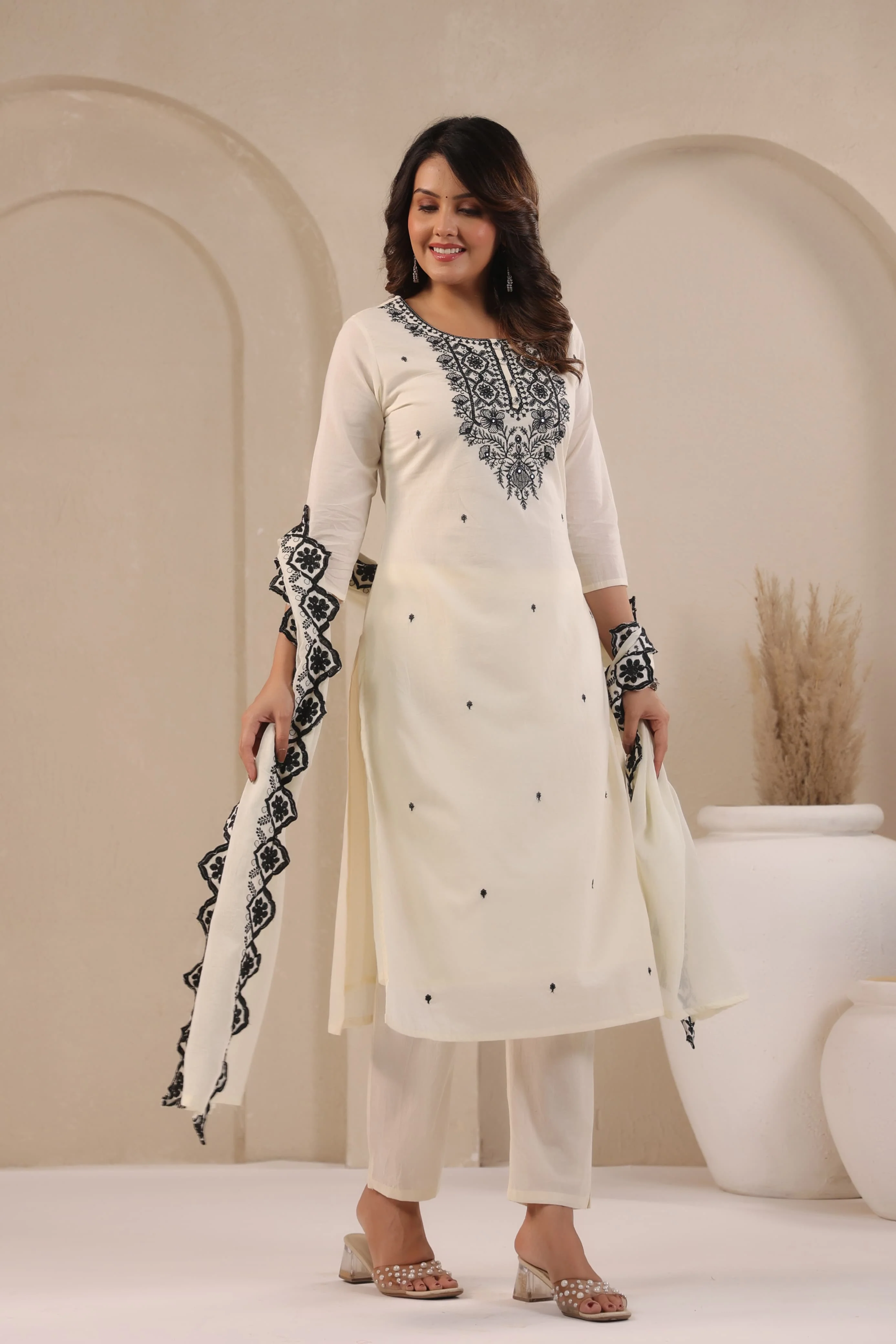 SAGARIKA NOIR EMBROIDERED COTTON SUIT SET - Image 10