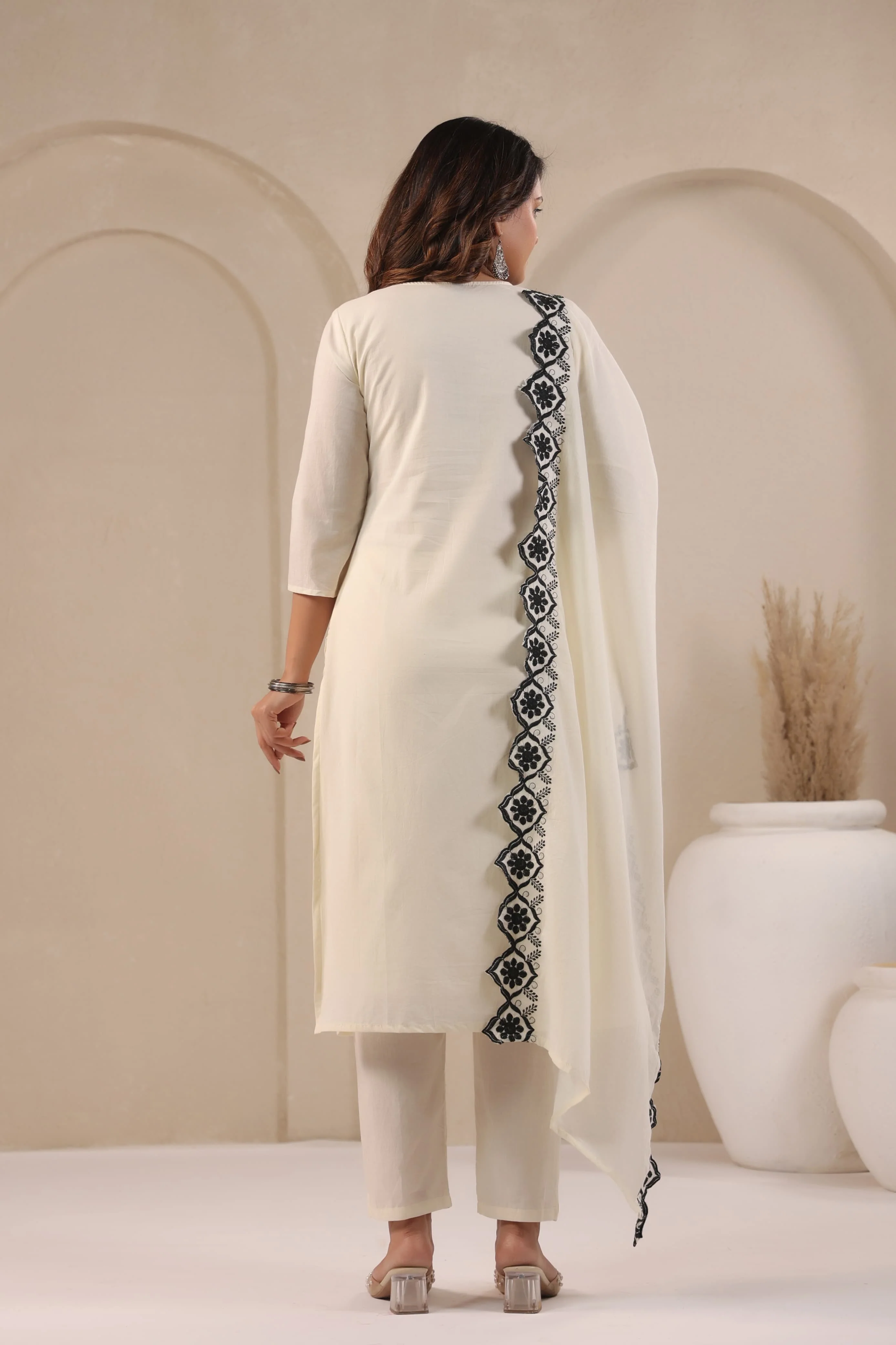 SAGARIKA NOIR EMBROIDERED COTTON SUIT SET - Image 3