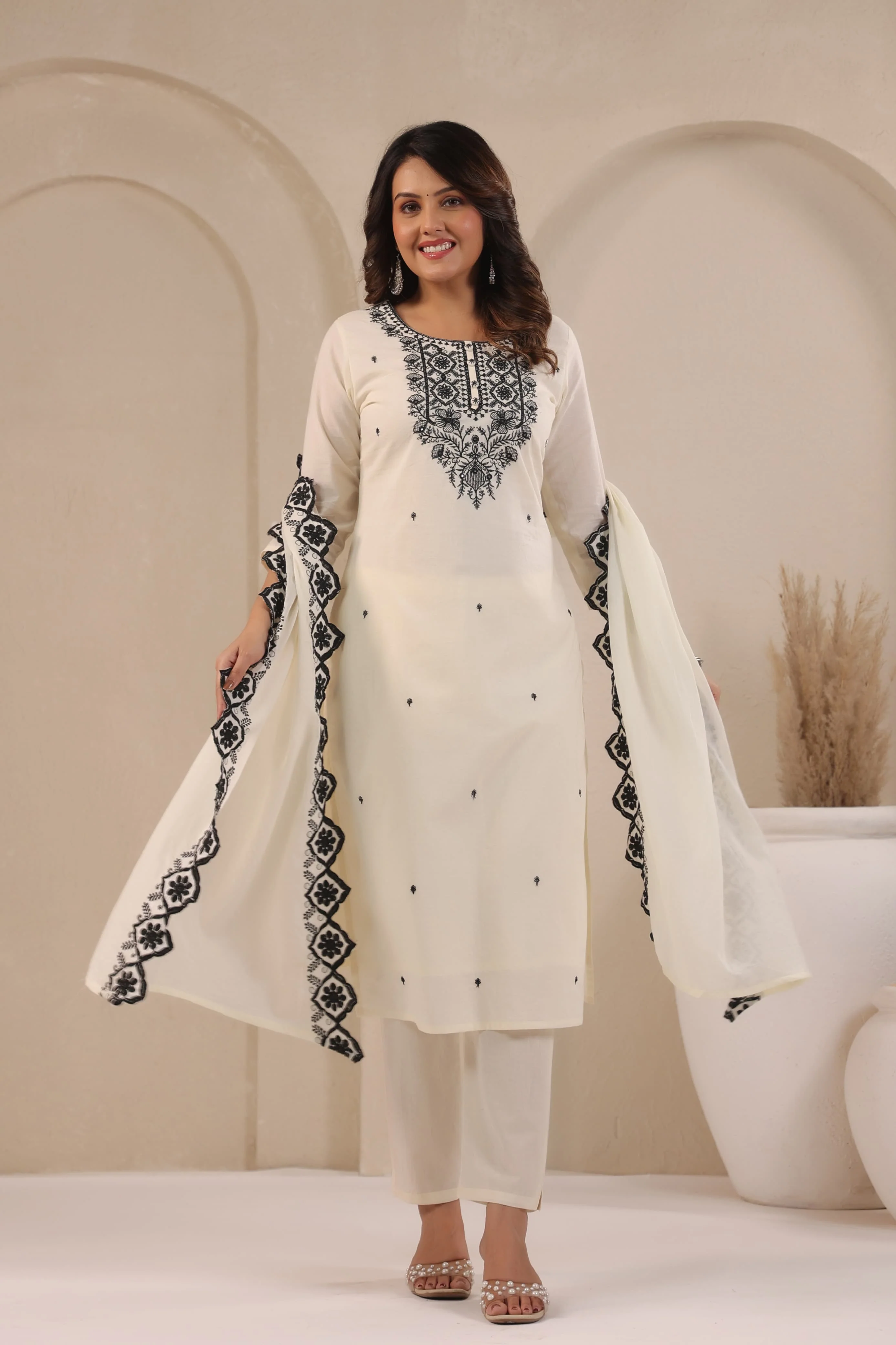 SAGARIKA NOIR EMBROIDERED COTTON SUIT SET - Image 4